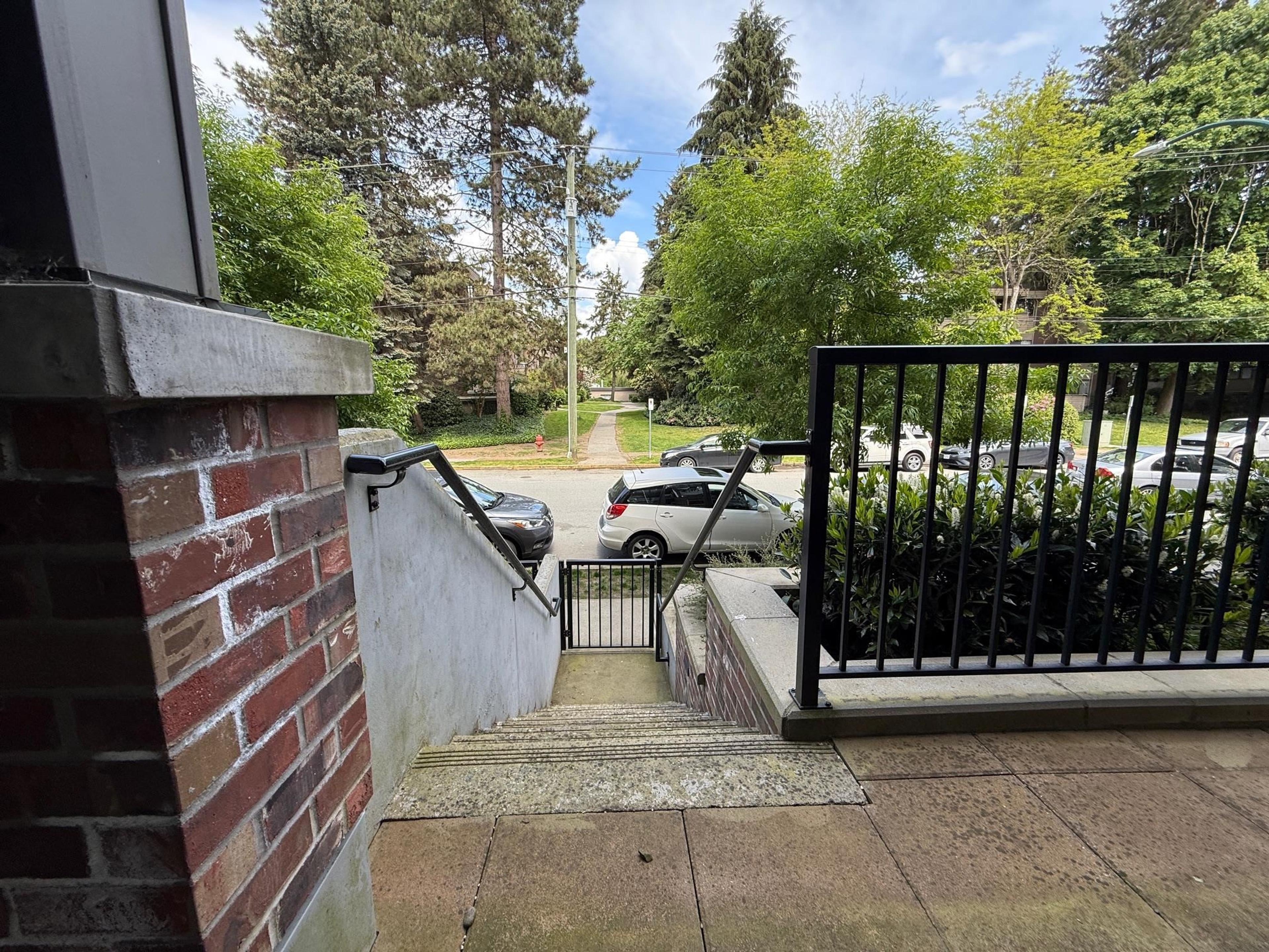 2436 Kelly Avenue, Port Coquitlam - Exteriors - Photo 4