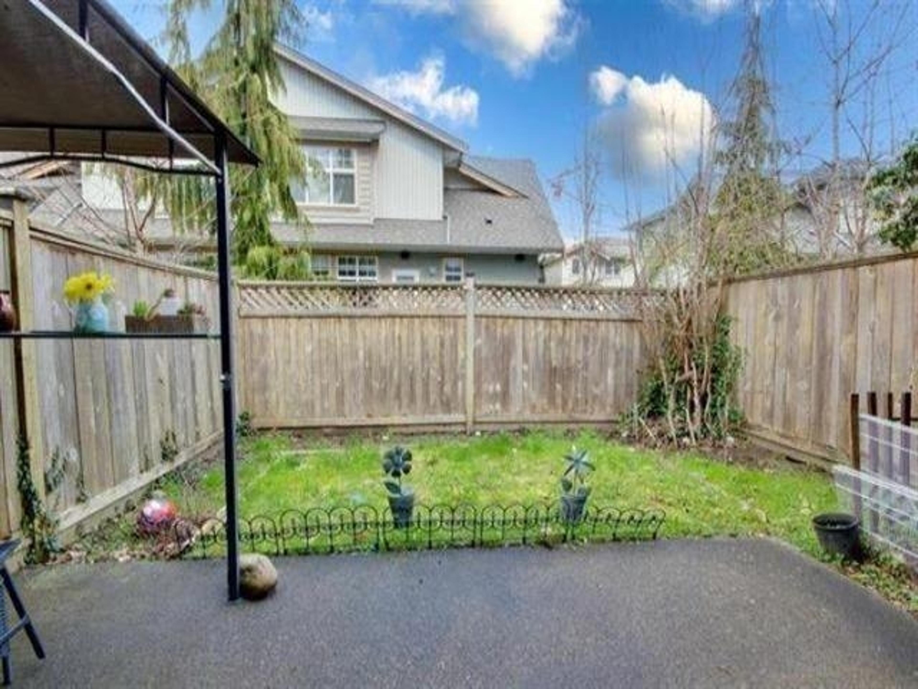 13977 74 Avenue, Surrey - Outdoor Amenities - Garden / Yard/ Backyard/ Porch/ Deck - Photo 1