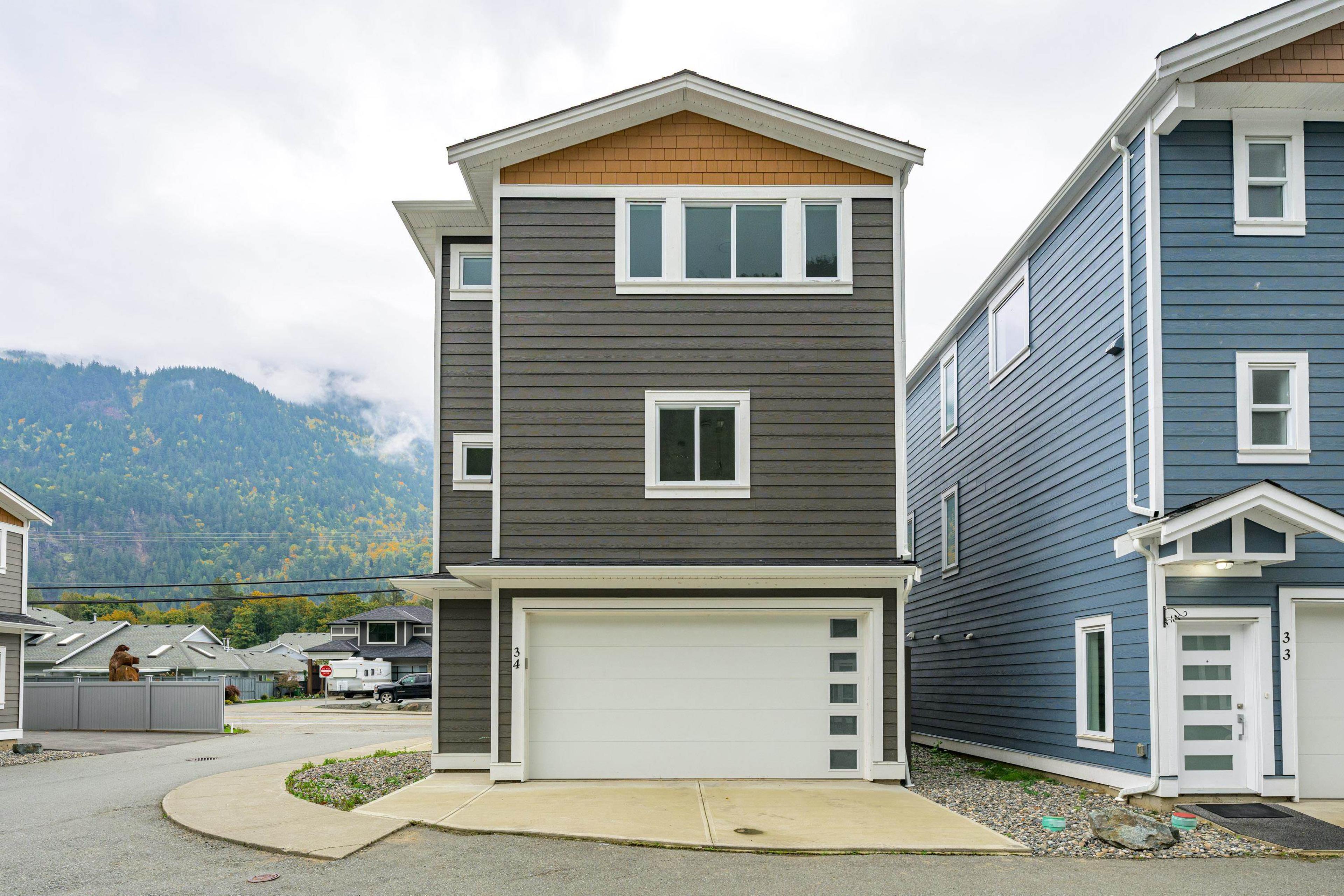 750 Hot Springs Road, Harrison Hot Springs - Exteriors - Photo 1