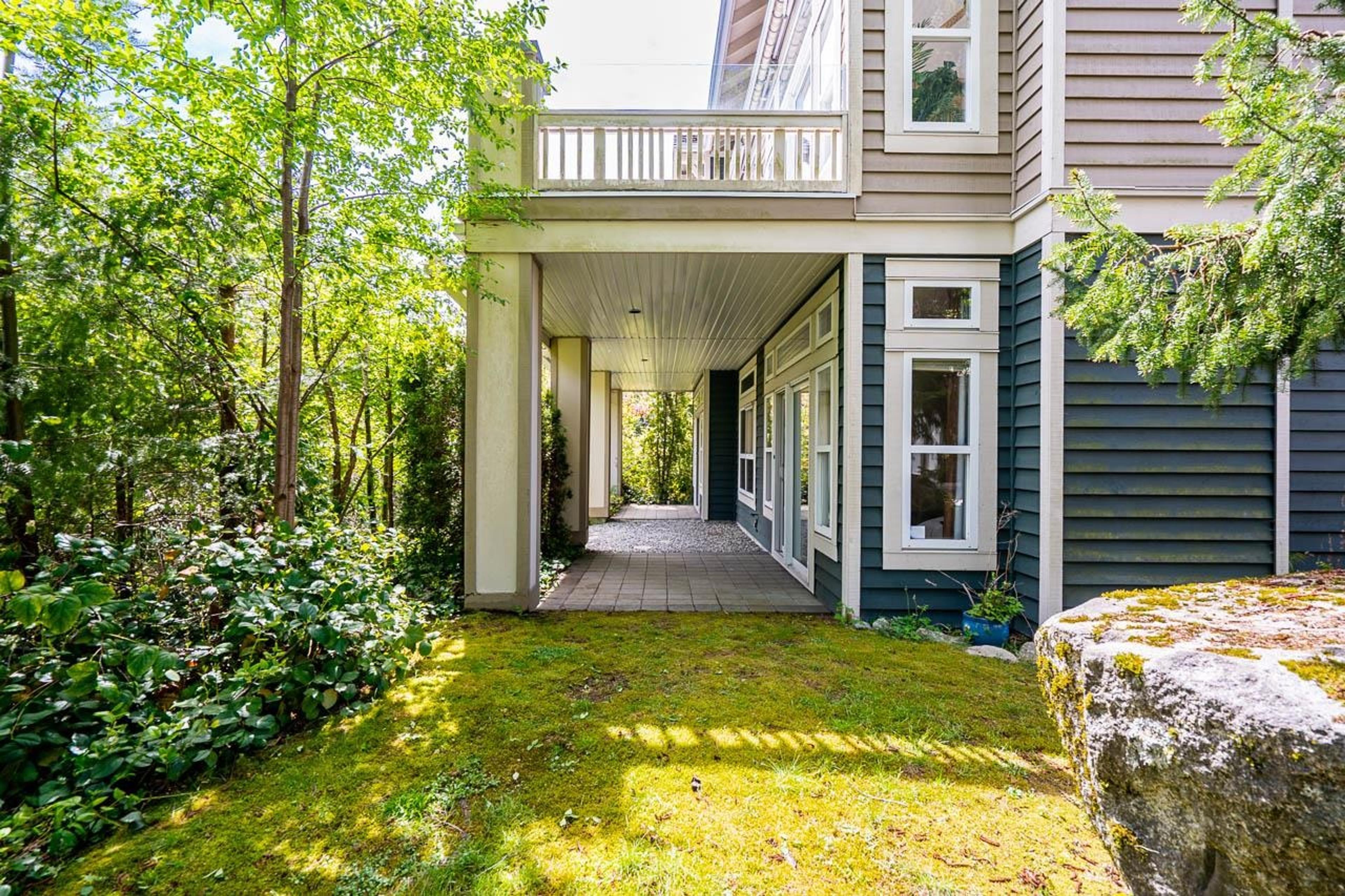 4918 Edendale Lane, West Vancouver - Exteriors - Photo 1