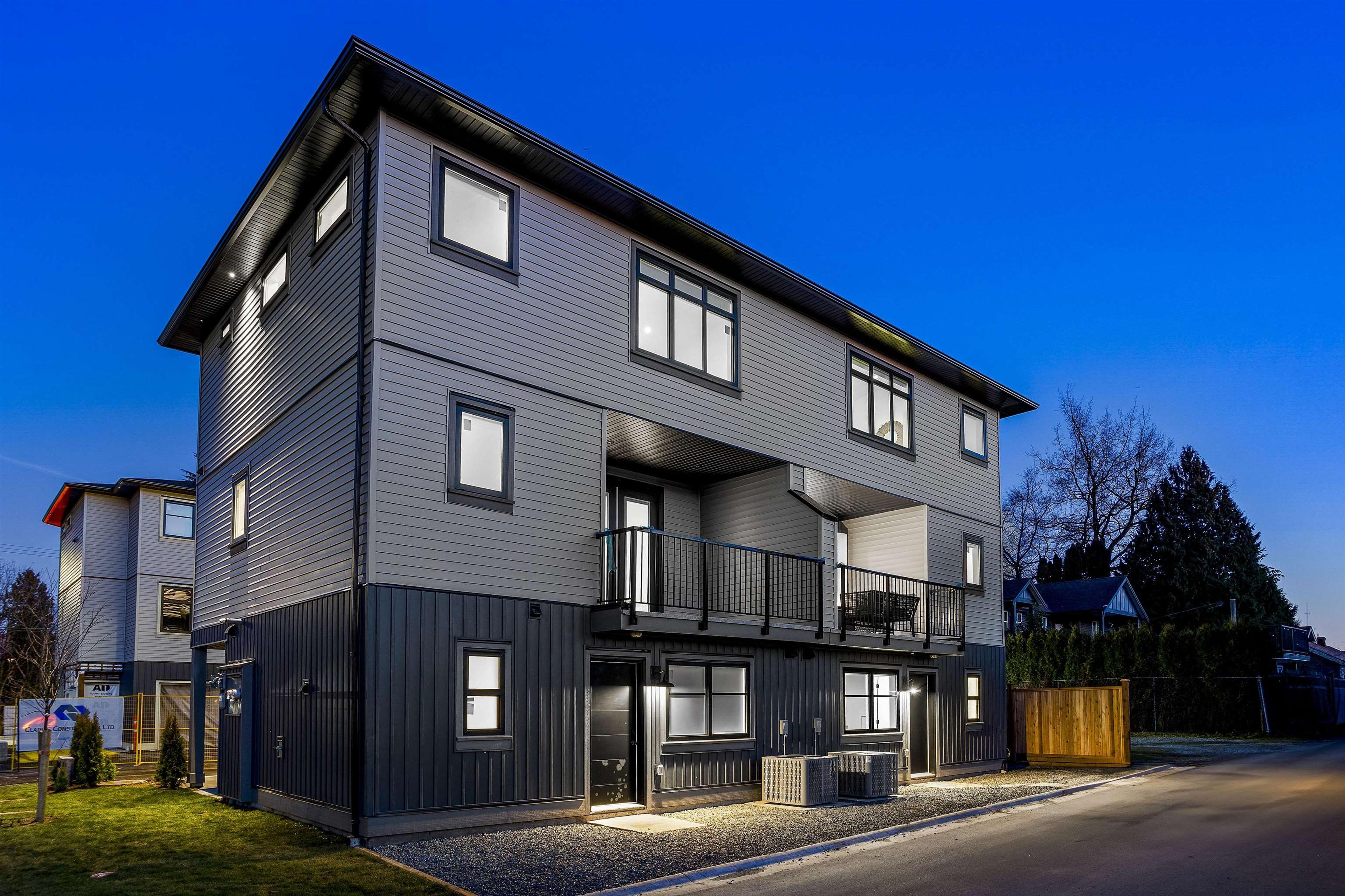 33586 Huggins Avenue, Abbotsford - Exteriors - Photo 3