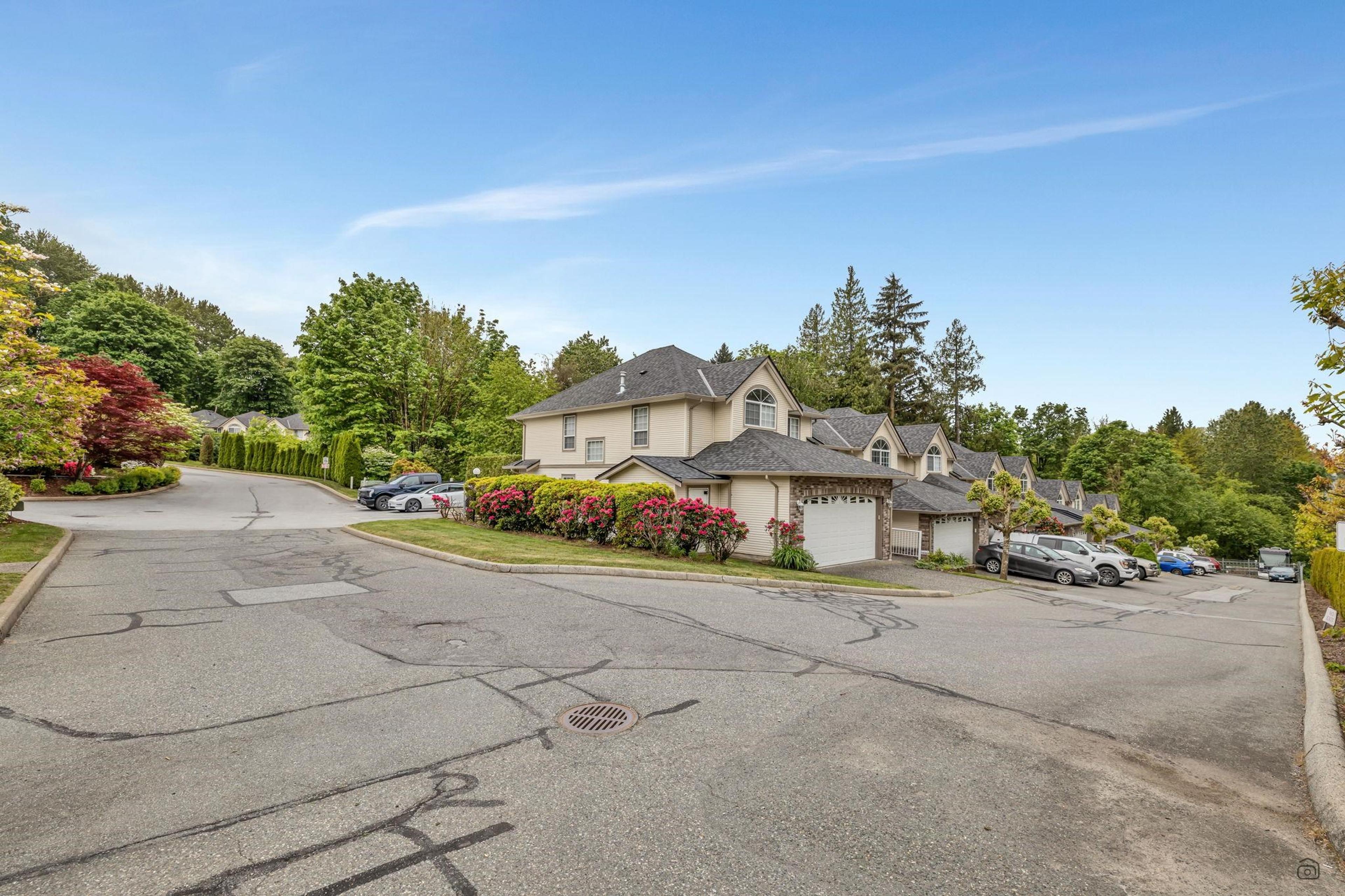 32777 Chilcotin Drive, Abbotsford - Exteriors - Full Complex View - Photo 3