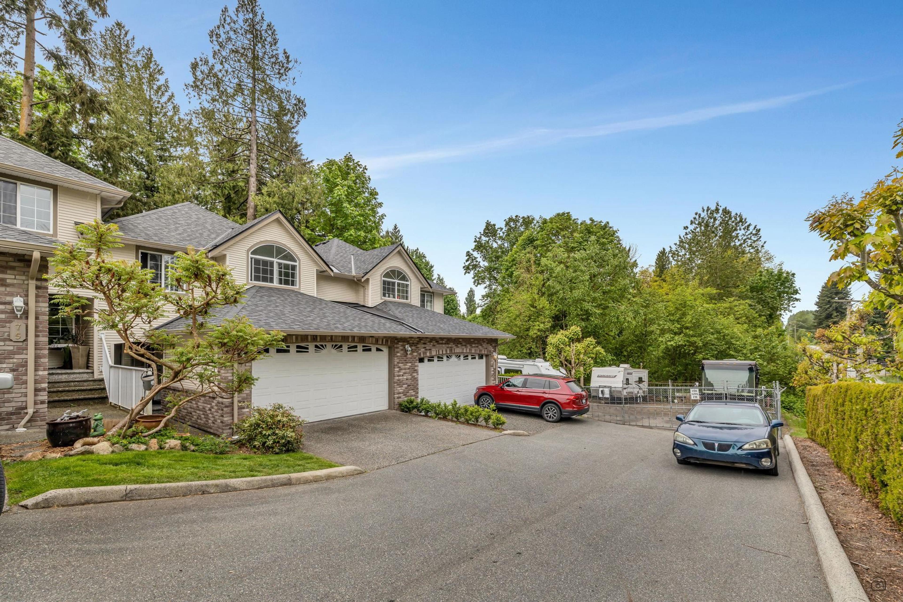 32777 Chilcotin Drive, Abbotsford - Exteriors - Full Complex View - Photo 8