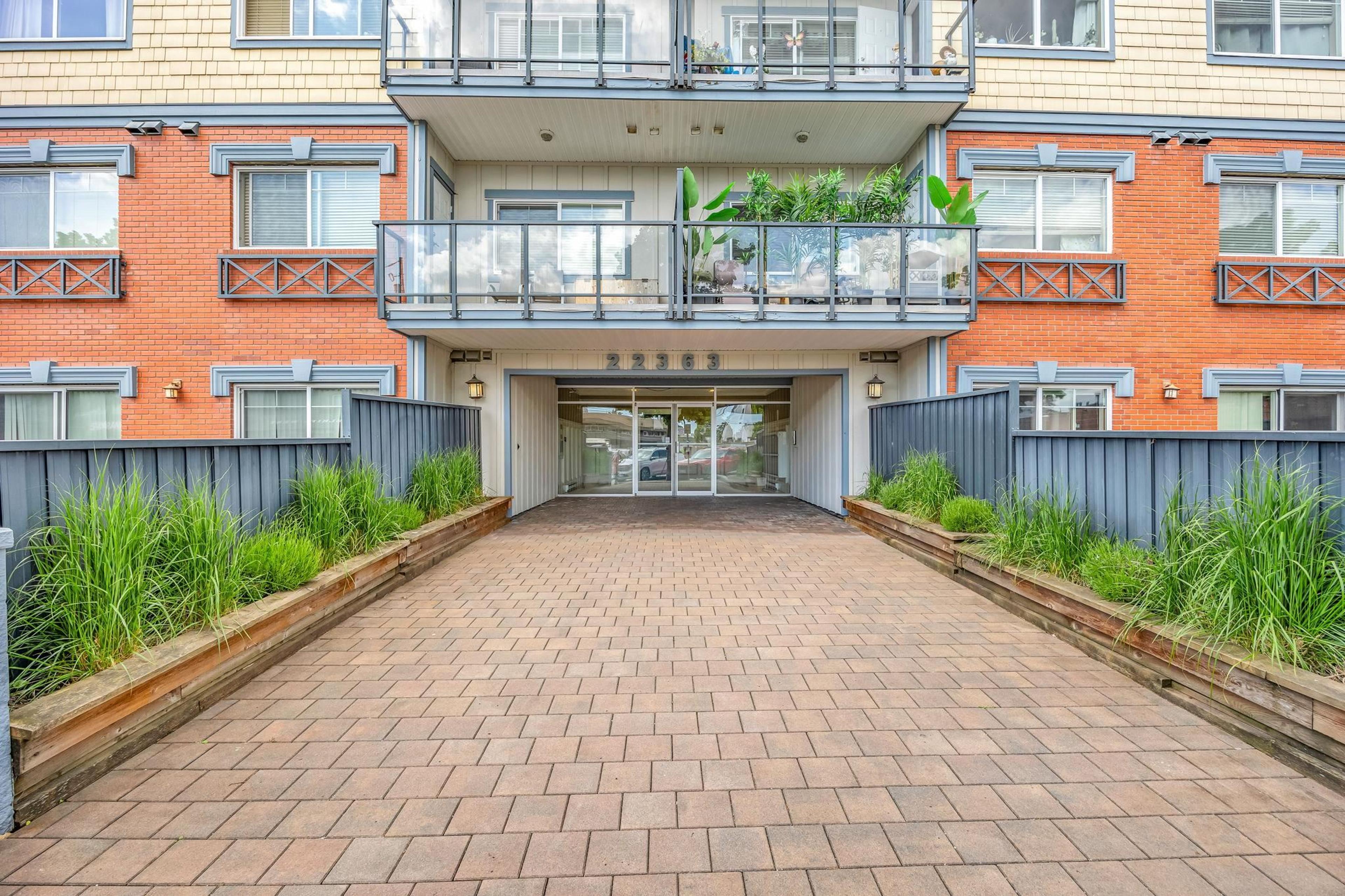 22363 Selkirk Avenue, Maple Ridge - Exteriors - Photo 1