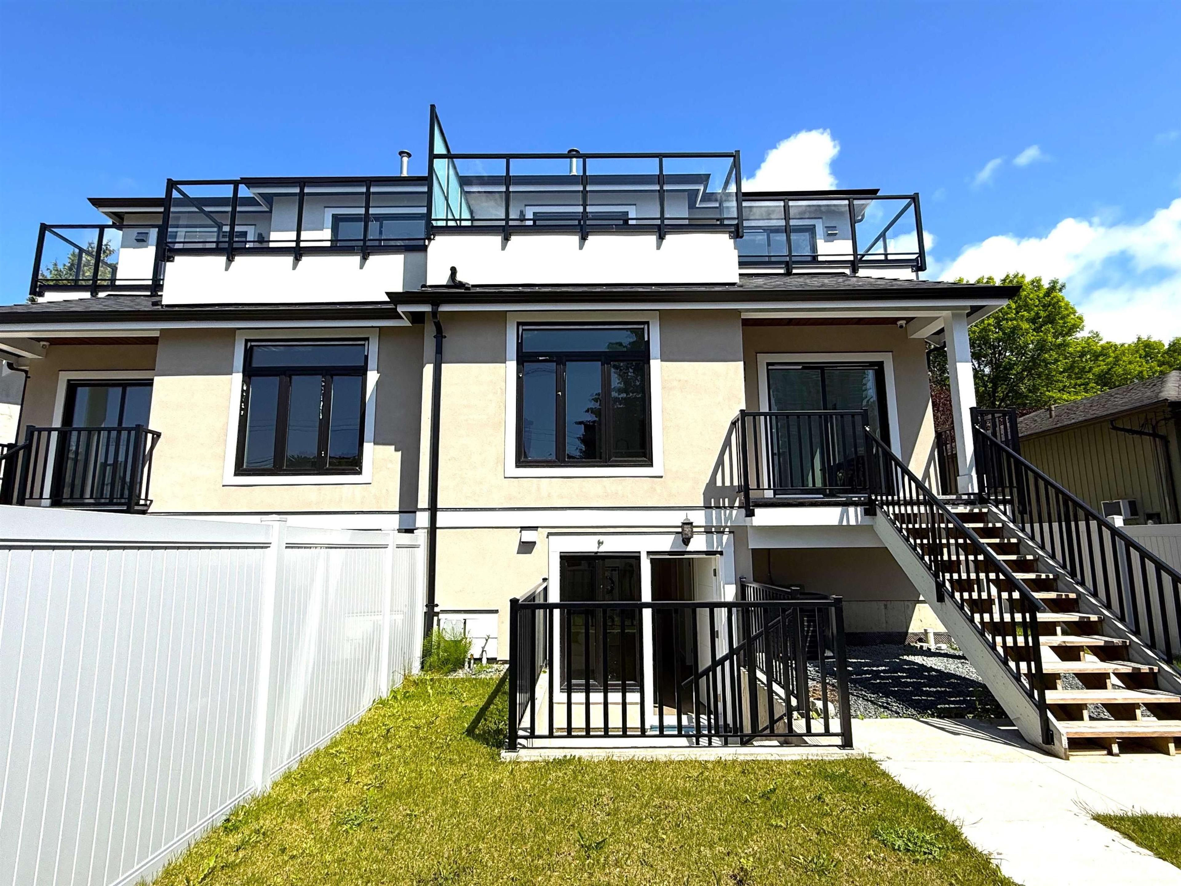 550 W 64th Avenue, Vancouver - Exteriors - Photo 2