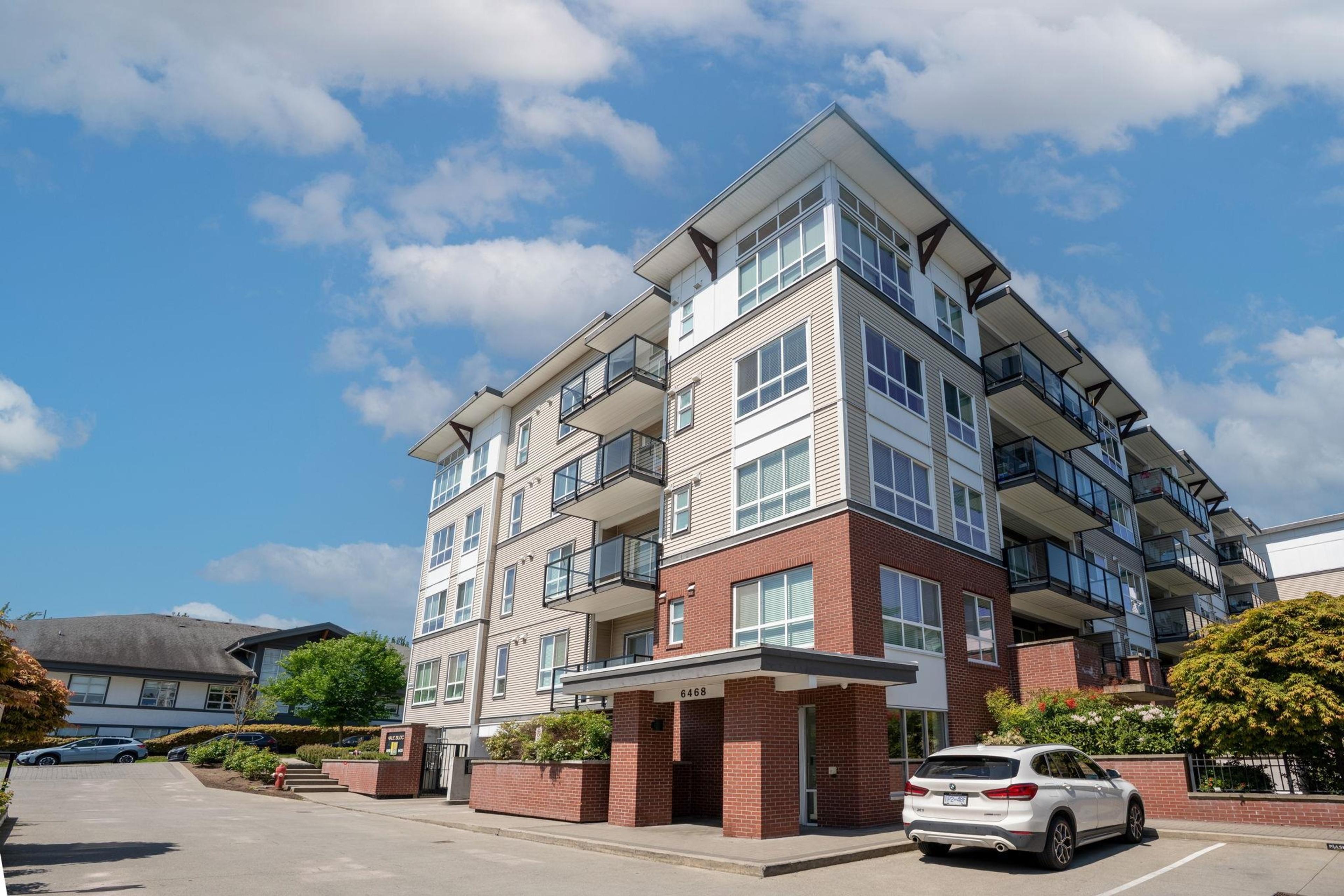 6468 195a Street, Surrey - Exteriors - Photo 4