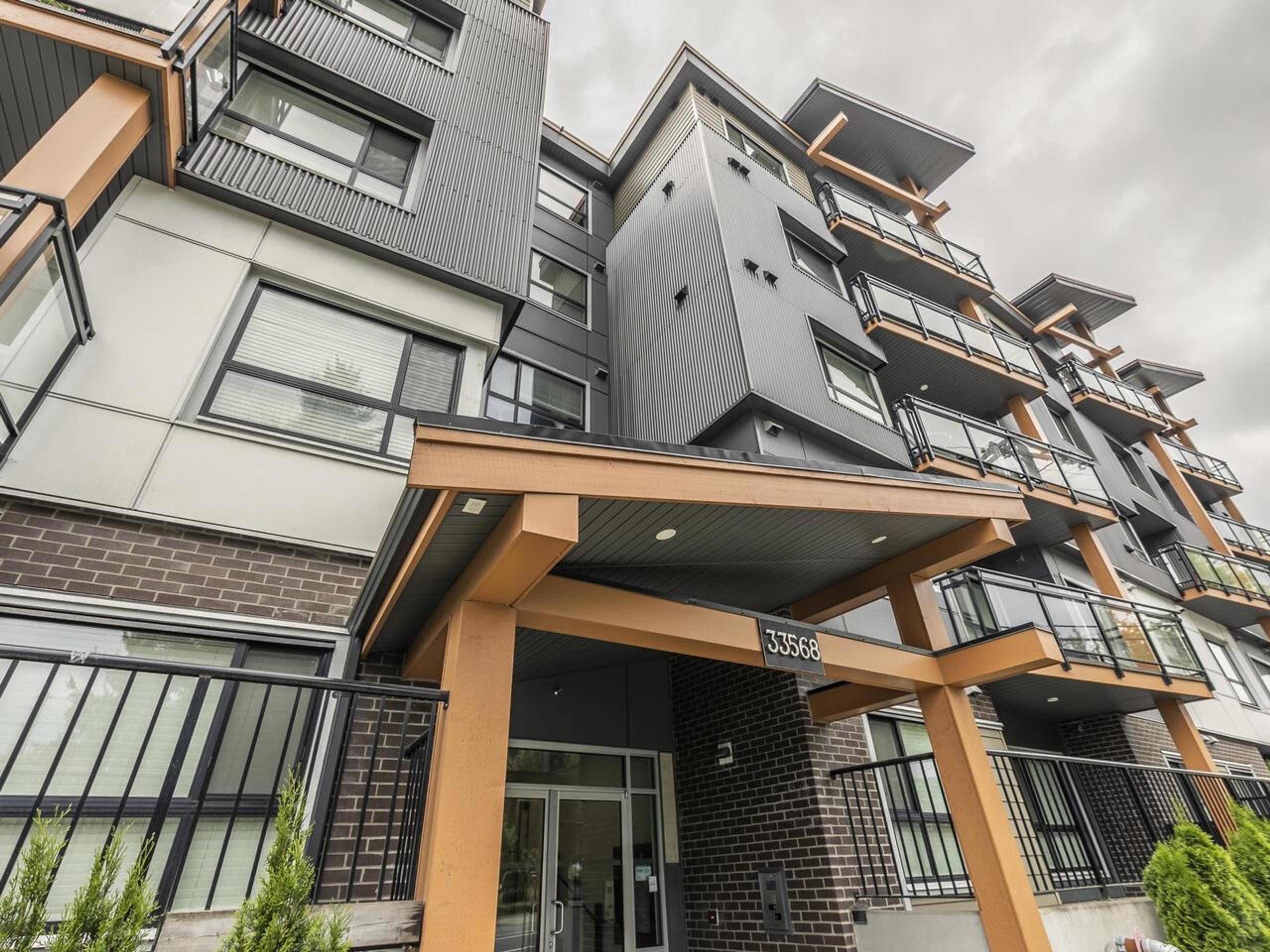 33568 George Ferguson Way, Abbotsford - Exteriors - Photo 1