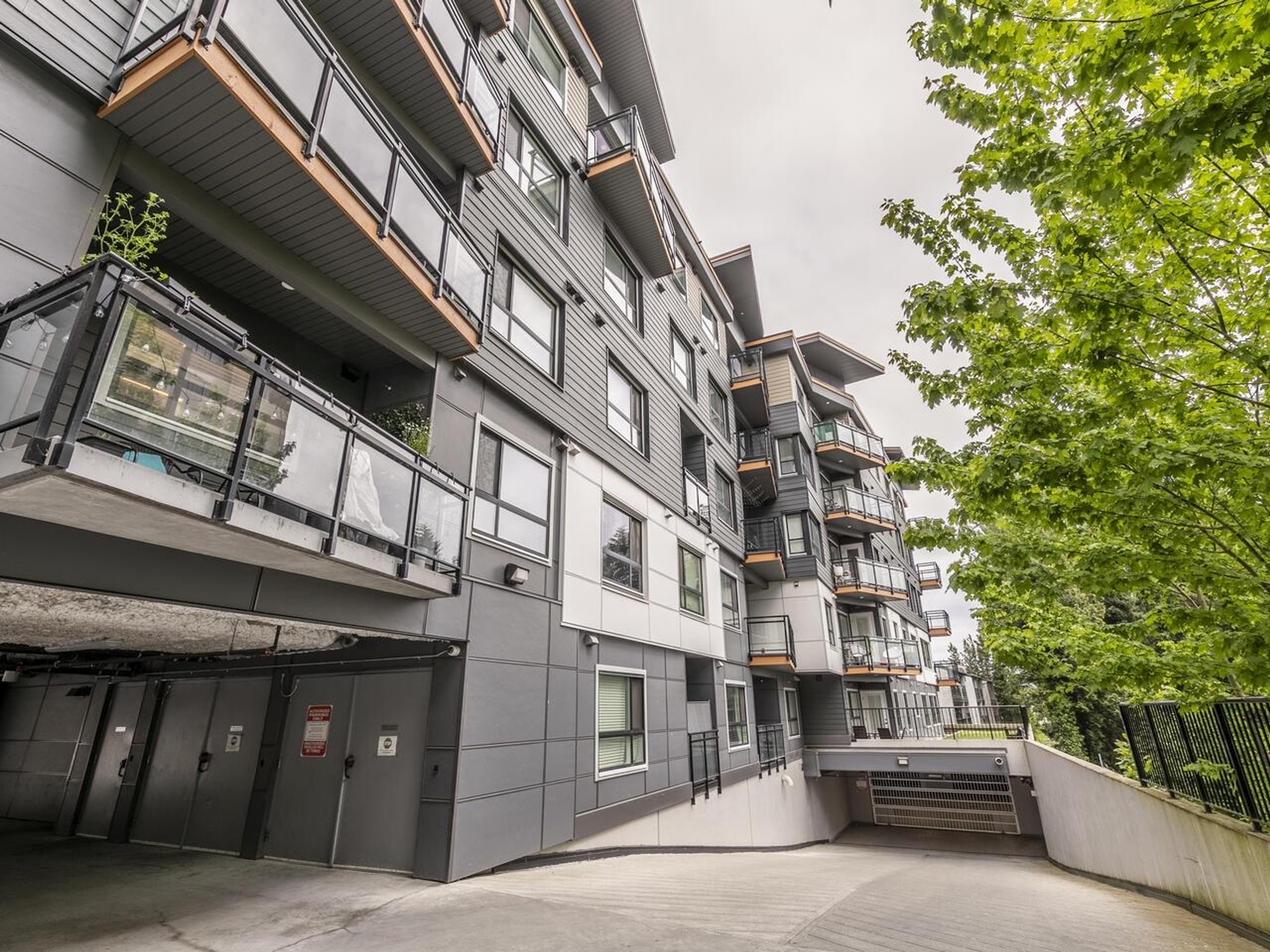 33568 George Ferguson Way, Abbotsford - Exteriors - Photo 4