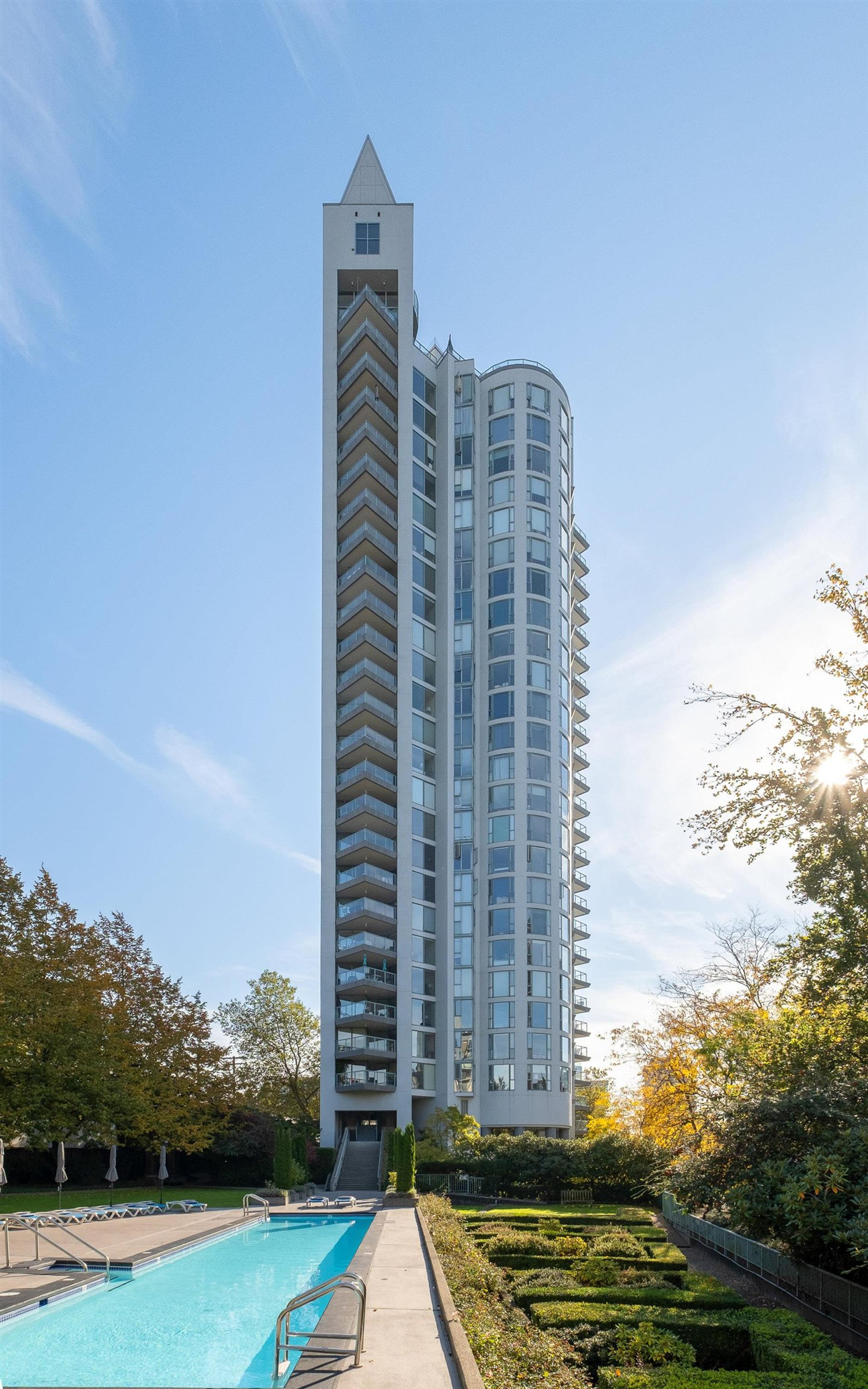 120 W 2nd Street, North Vancouver - Exteriors - Photo 4