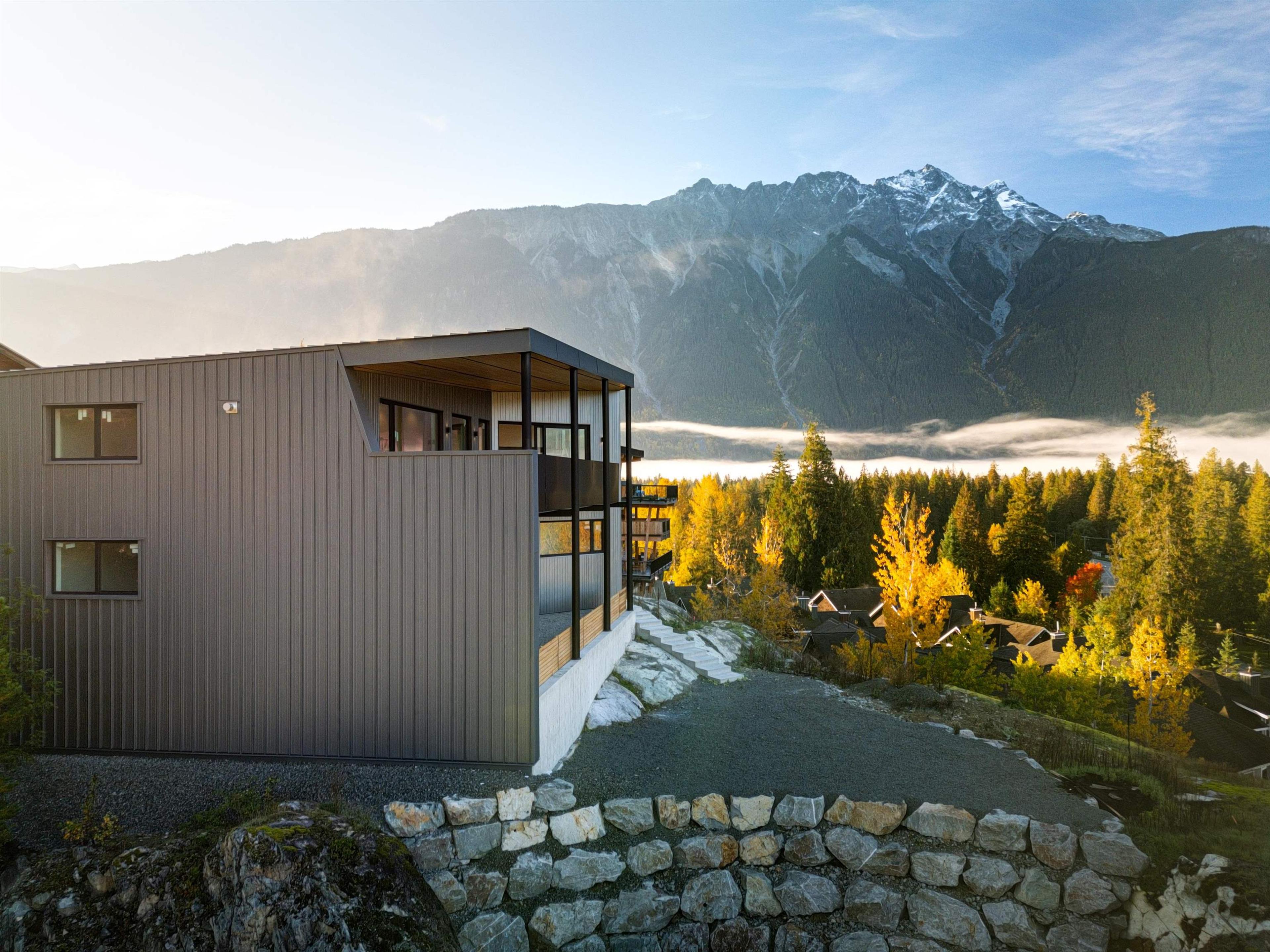 1780 Pinewood Drive, Pemberton - Exteriors - Photo 4