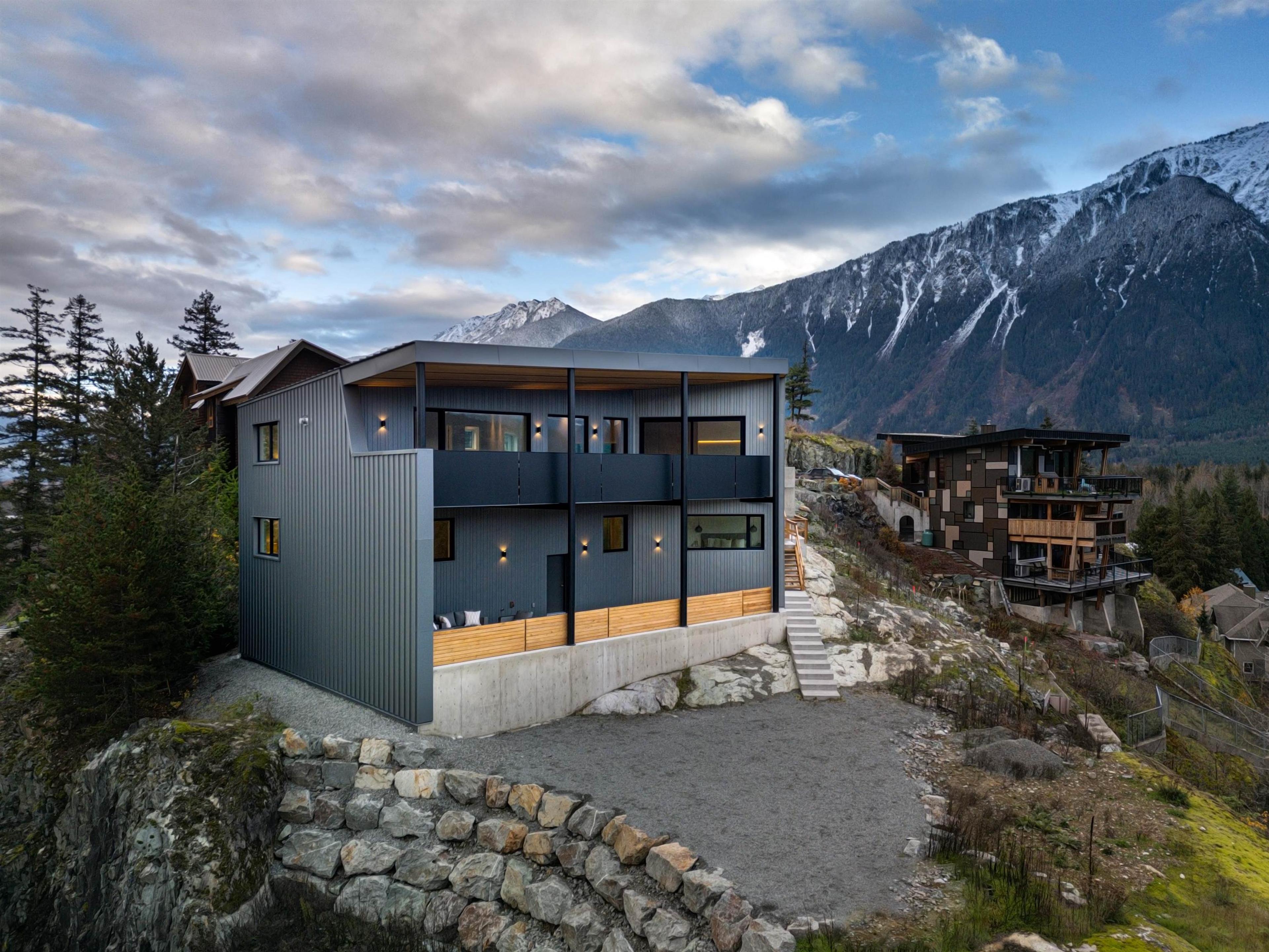1780 Pinewood Drive, Pemberton - Exteriors - Photo 6