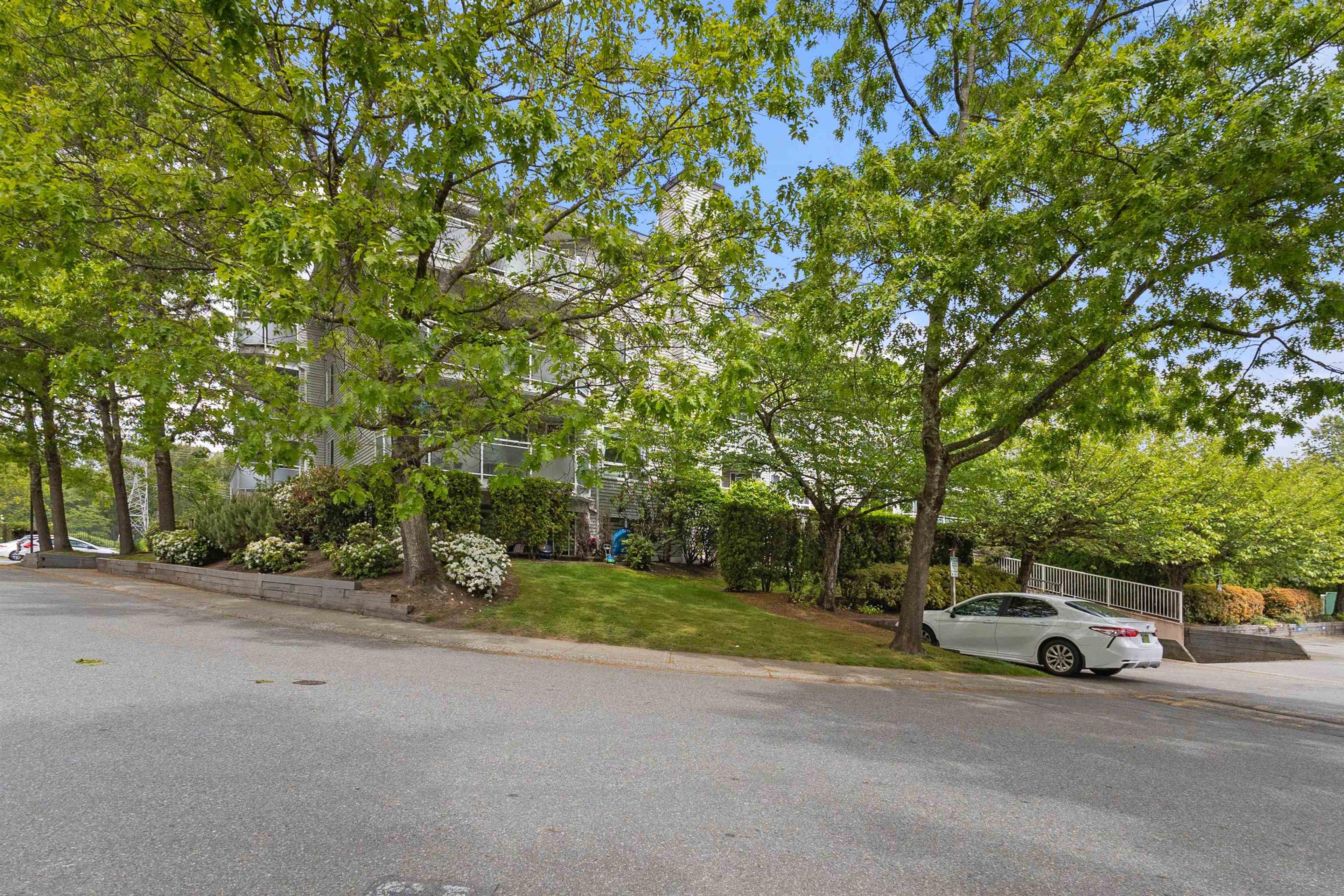 13630 84 Avenue, Surrey - Exteriors - Photo 7