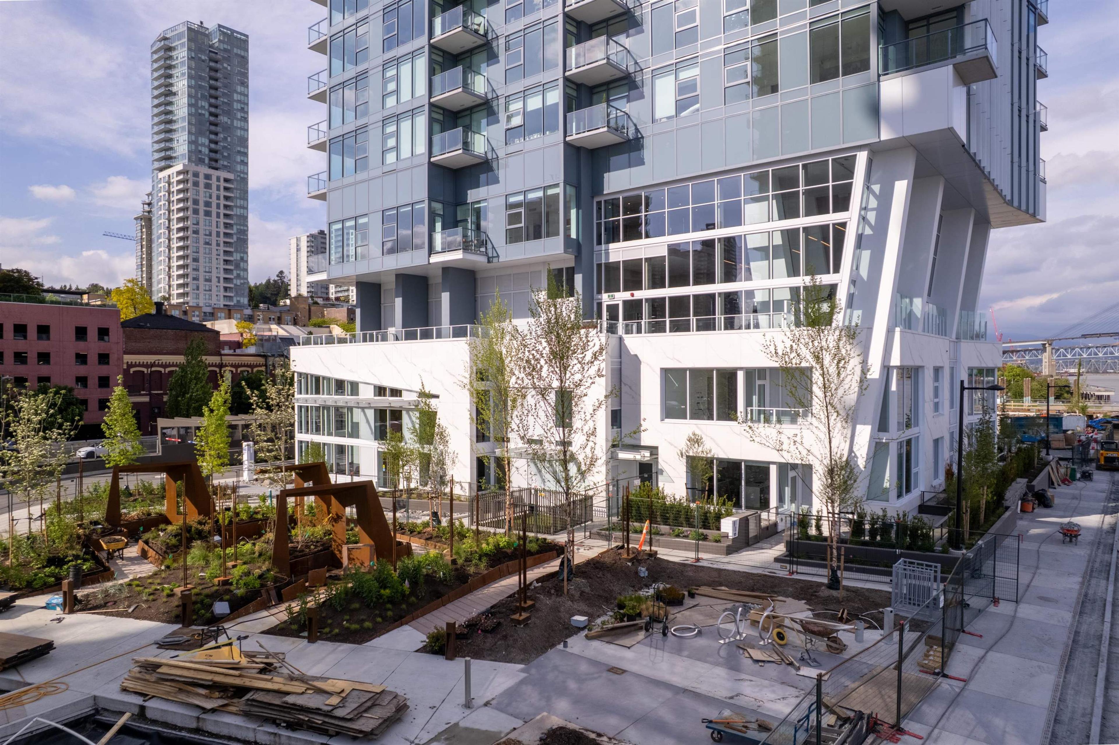 660 Quayside Drive, New Westminster - Exteriors - Photo 1