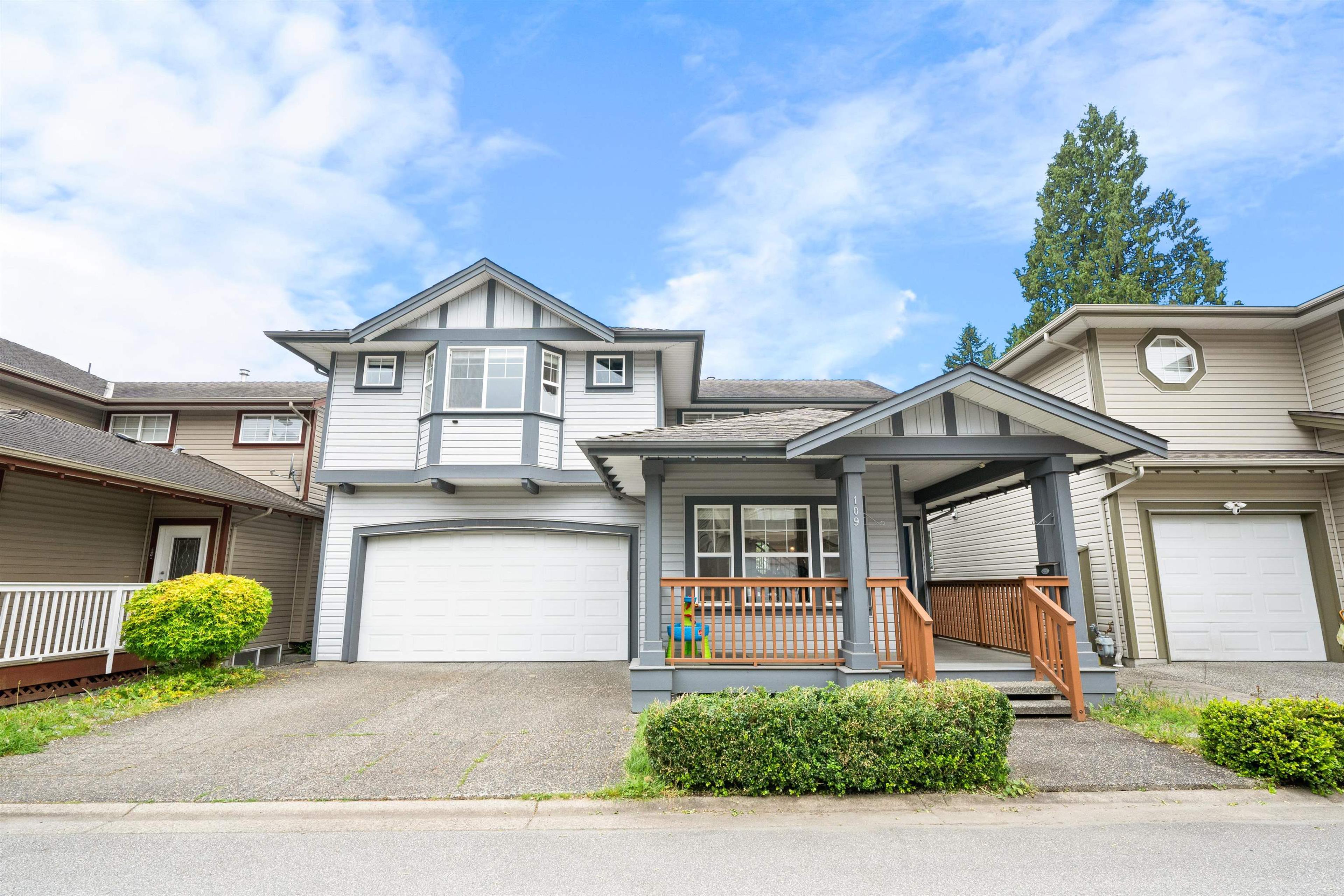 21868 Lougheed Highway, Maple Ridge - Exteriors - Photo 1
