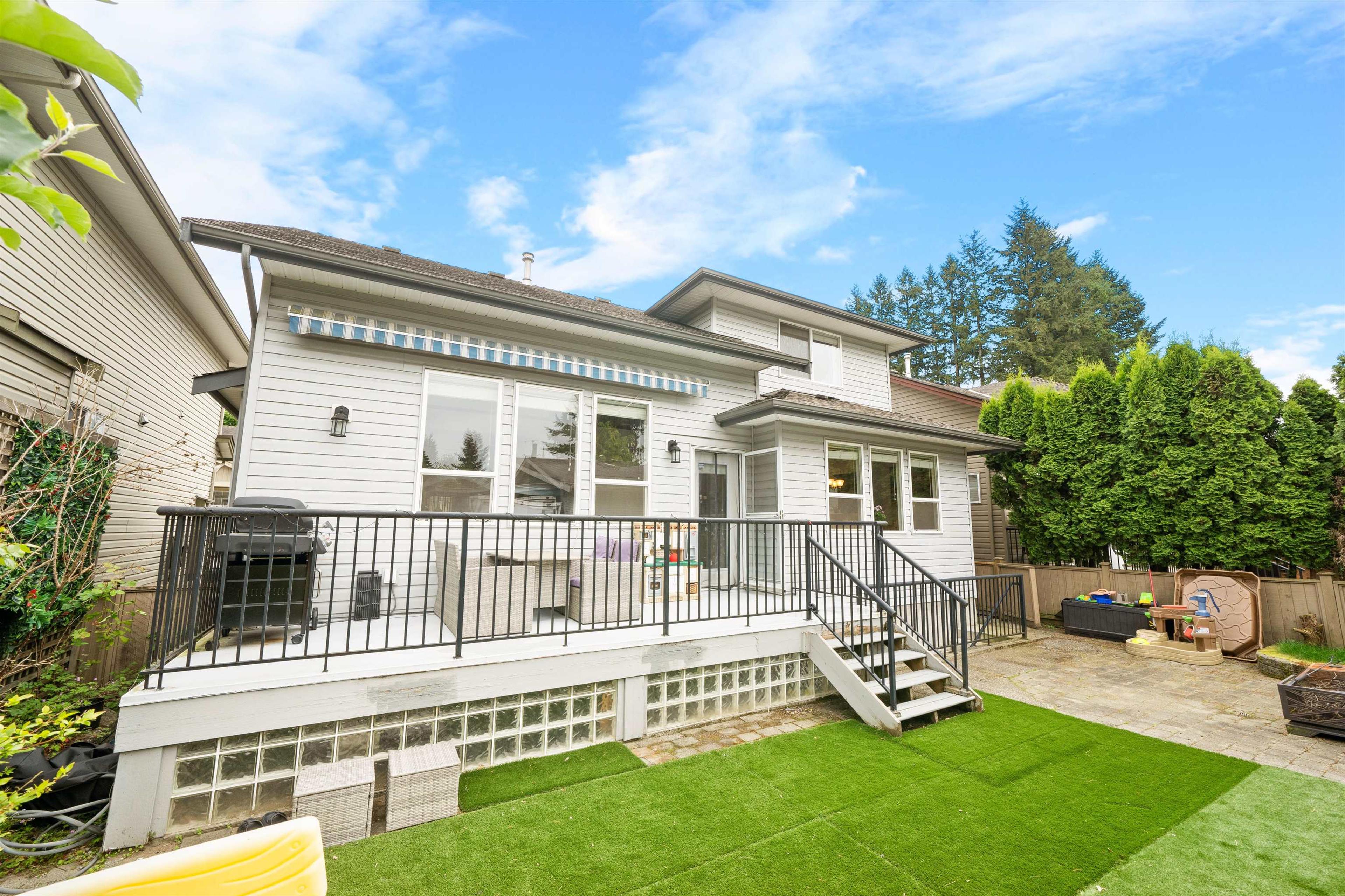 21868 Lougheed Highway, Maple Ridge - Exteriors - Photo 4