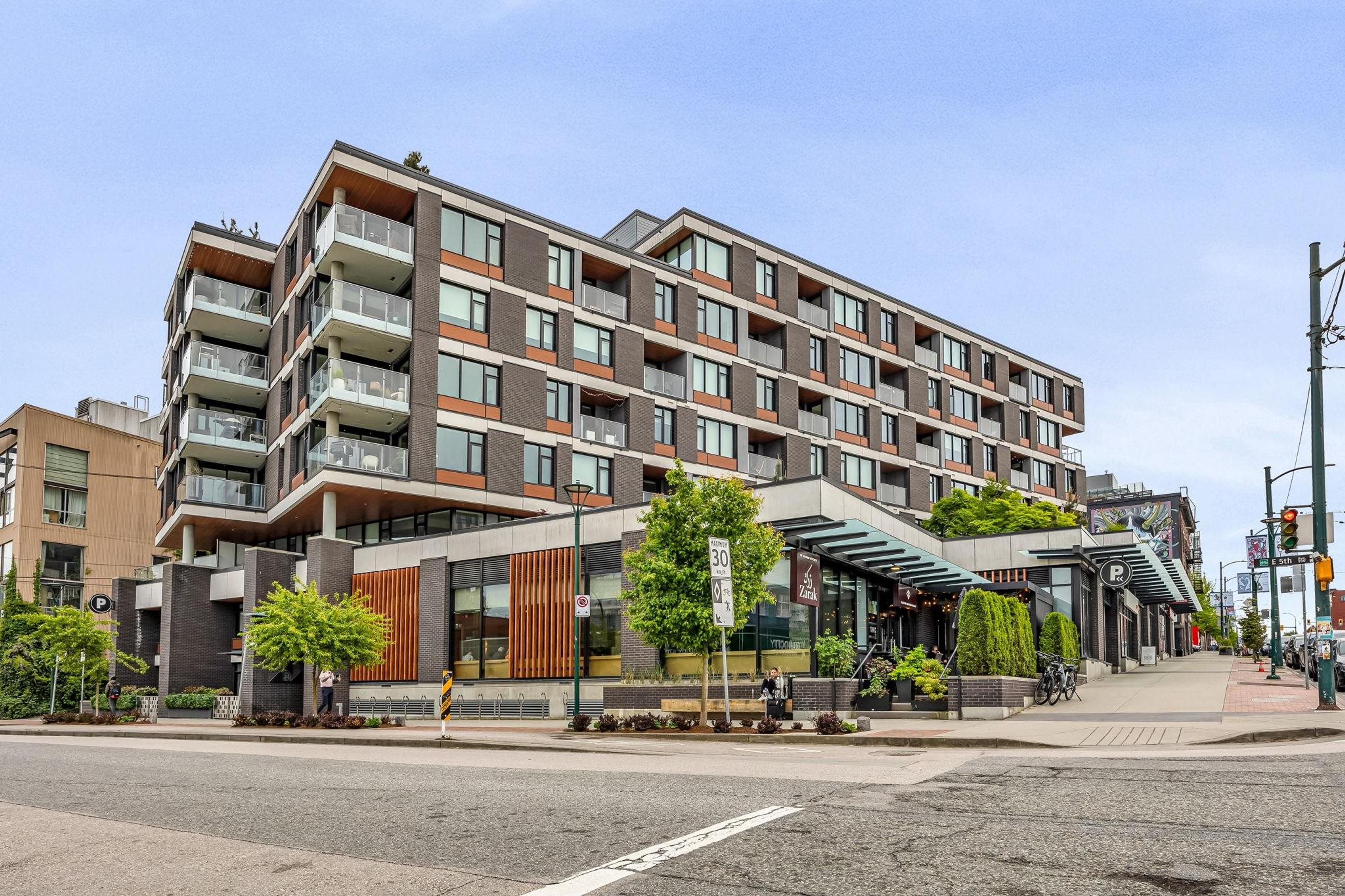 210 E 5th Avenue, Vancouver - Exteriors - Full Complex View - Photo 1