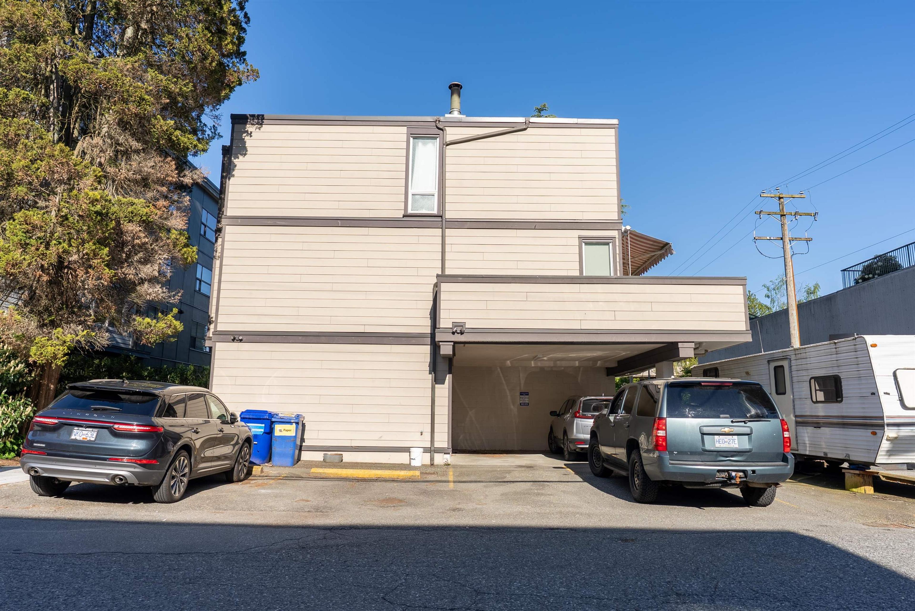 1535 St. Georges Avenue, North Vancouver - Exteriors - Photo 5