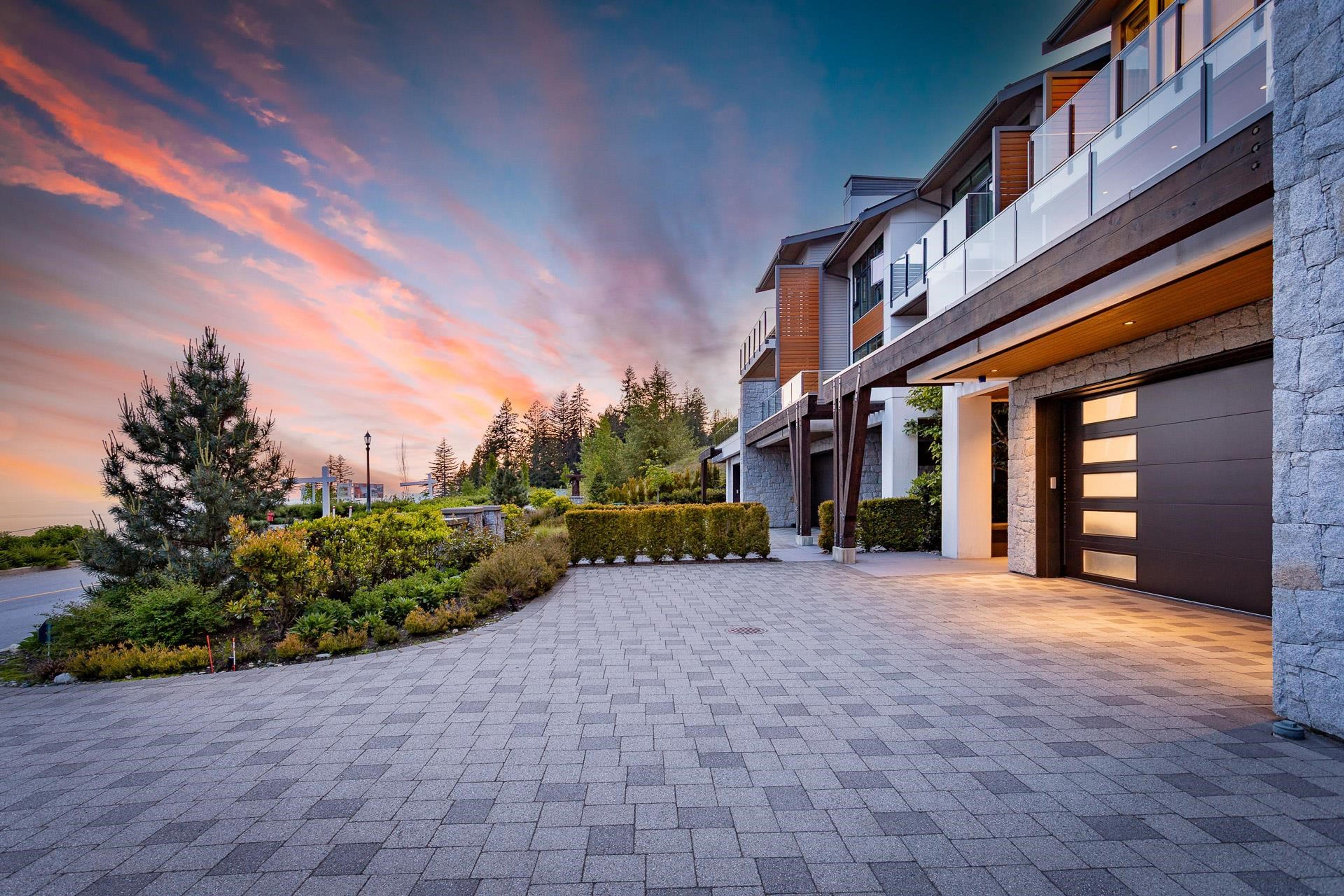 2825 Chippendale Road, West Vancouver - Exteriors - Photo 4