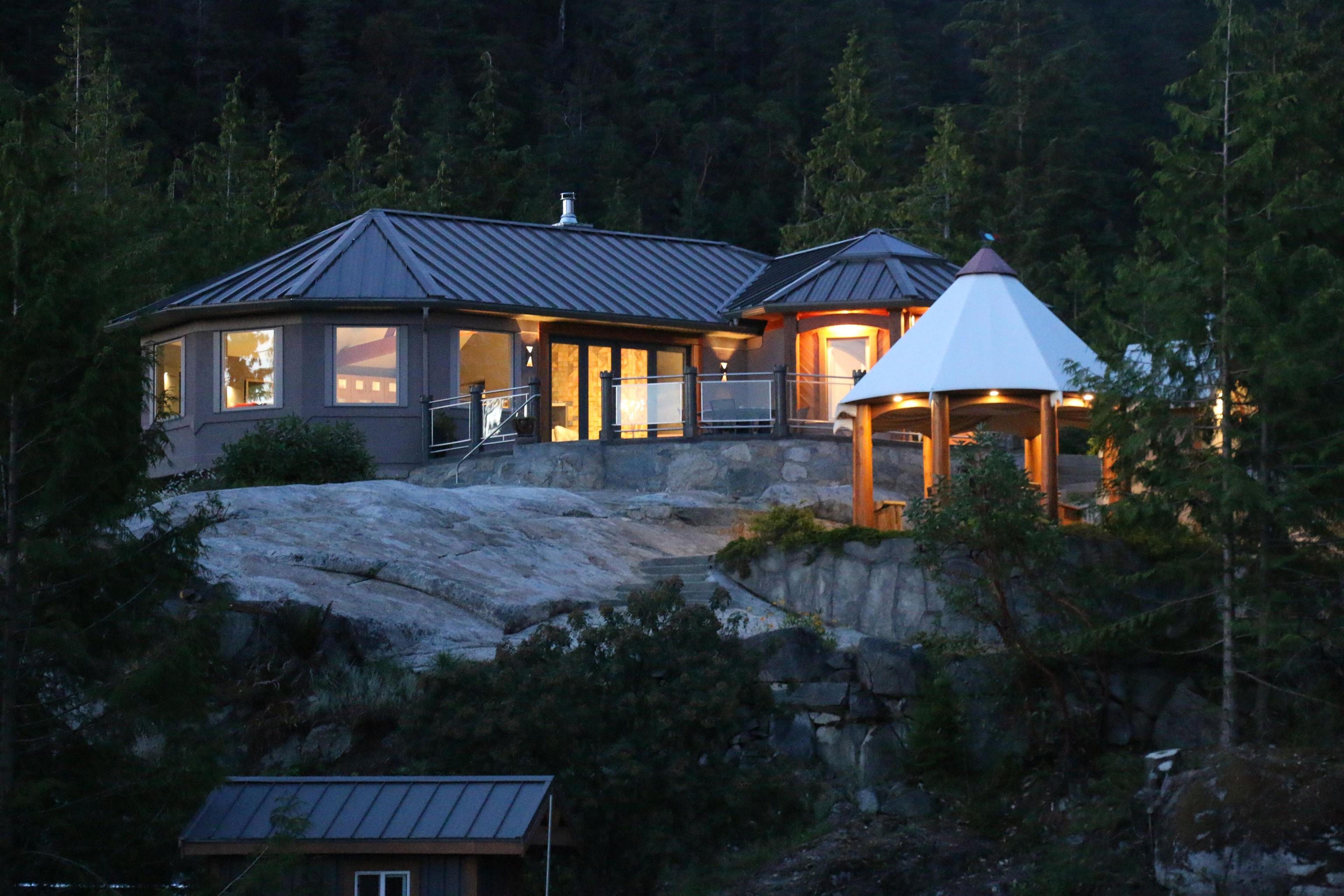 10664 Wood Bay Heights Road, Halfmoon Bay - Exteriors - Photo 6