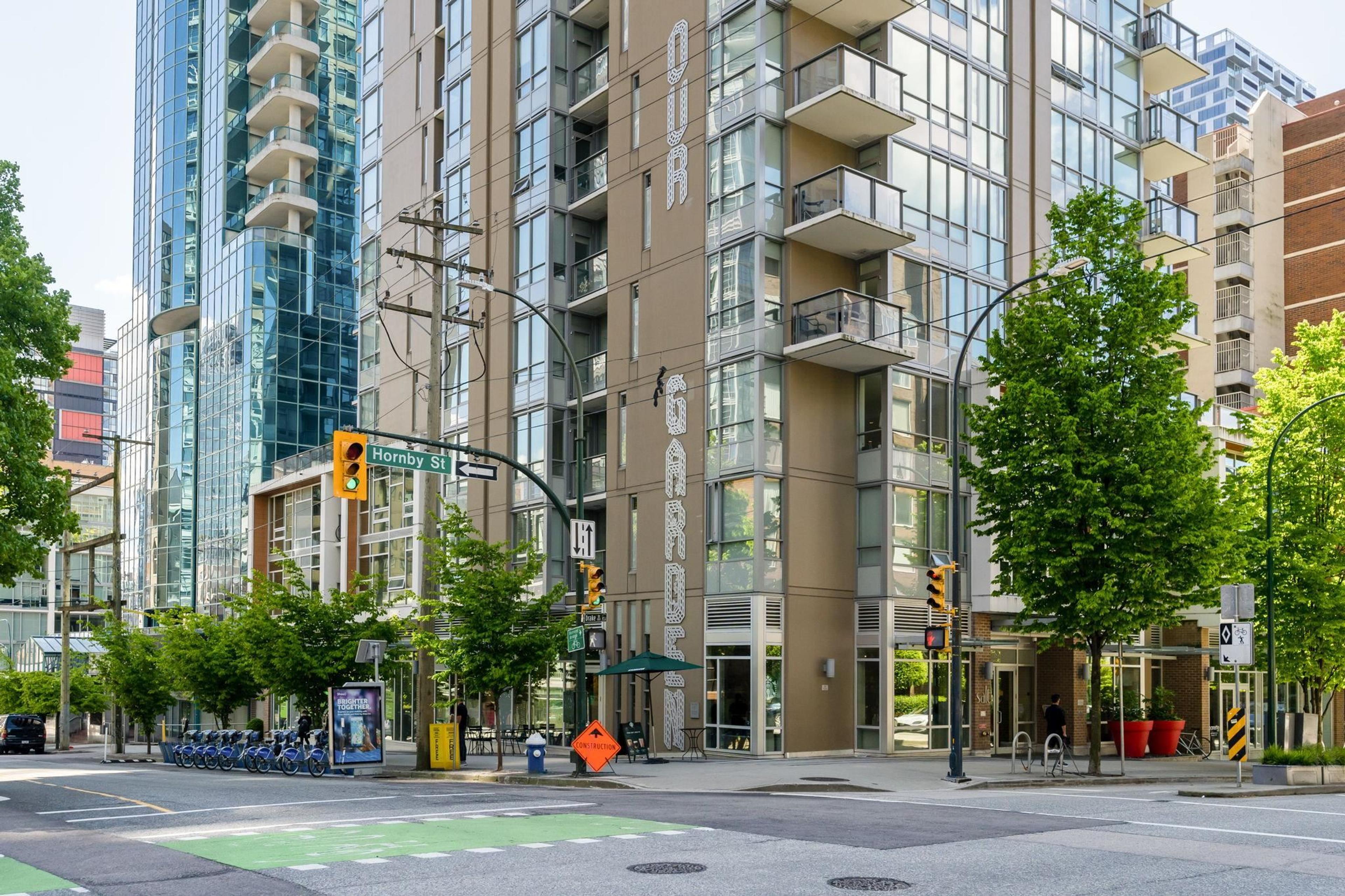 1308 Hornby Street, Vancouver - Exteriors - Photo 2