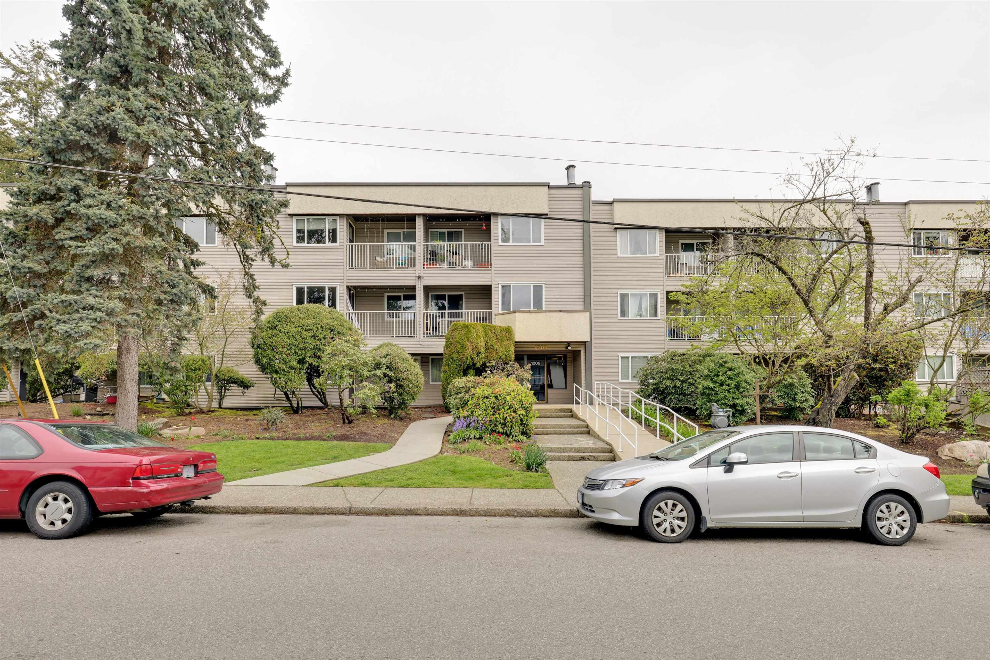 1209 Howie Avenue, Coquitlam - Exteriors - Photo 2