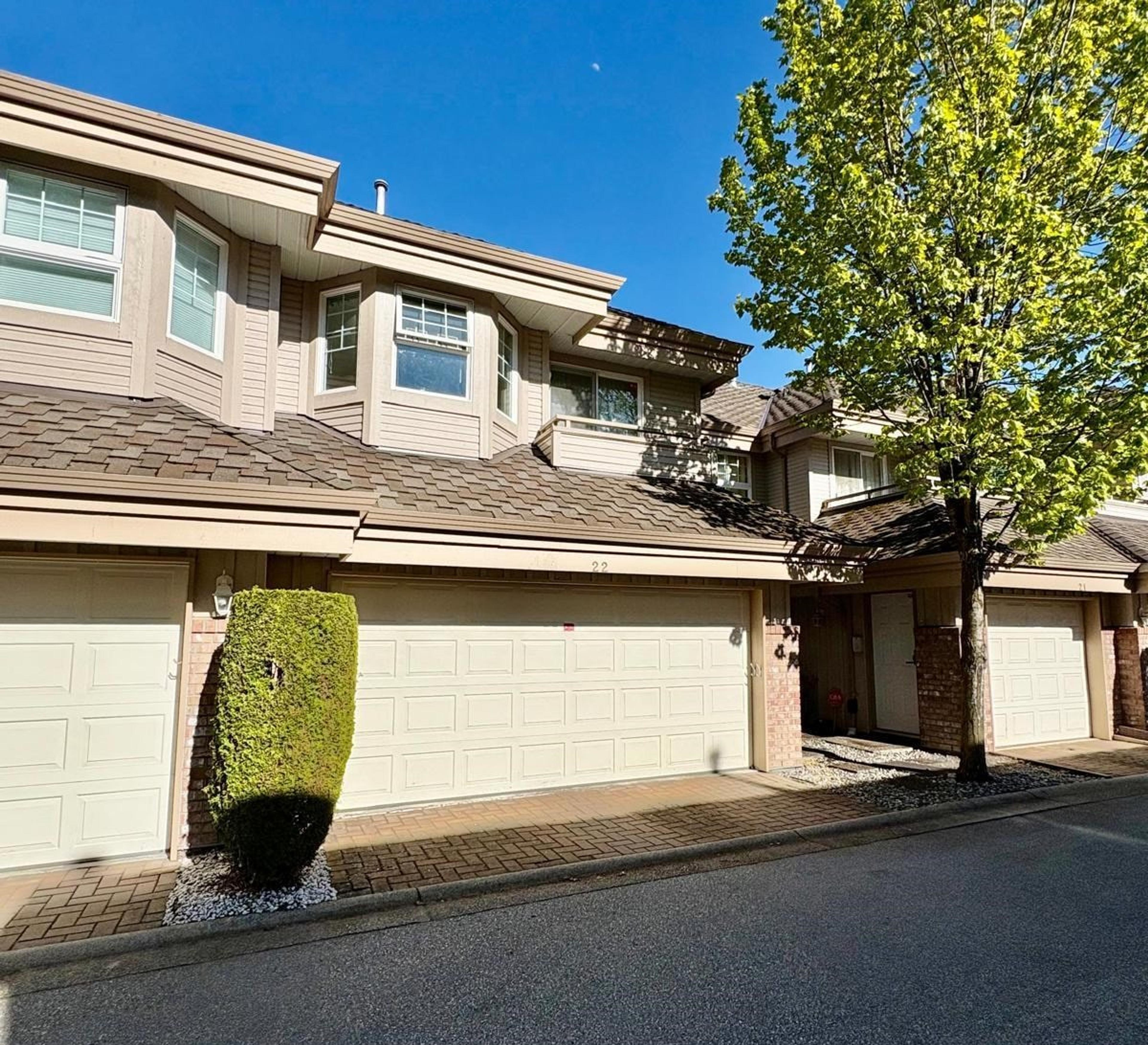 5700 Dover Crescent, Richmond - Exteriors - Full Complex View - Photo 2