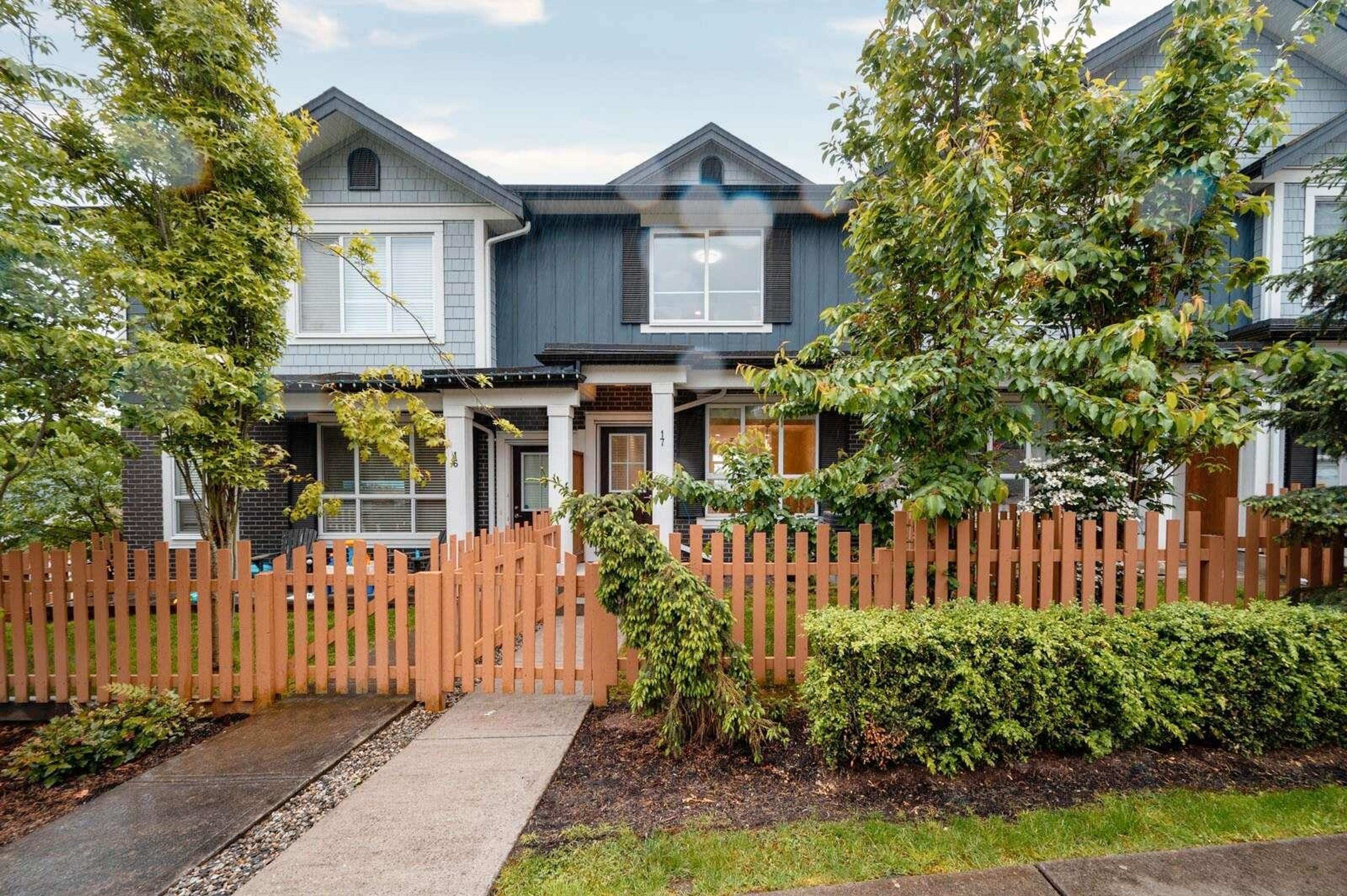 7059 210 Street, Langley - Exteriors - Photo 2