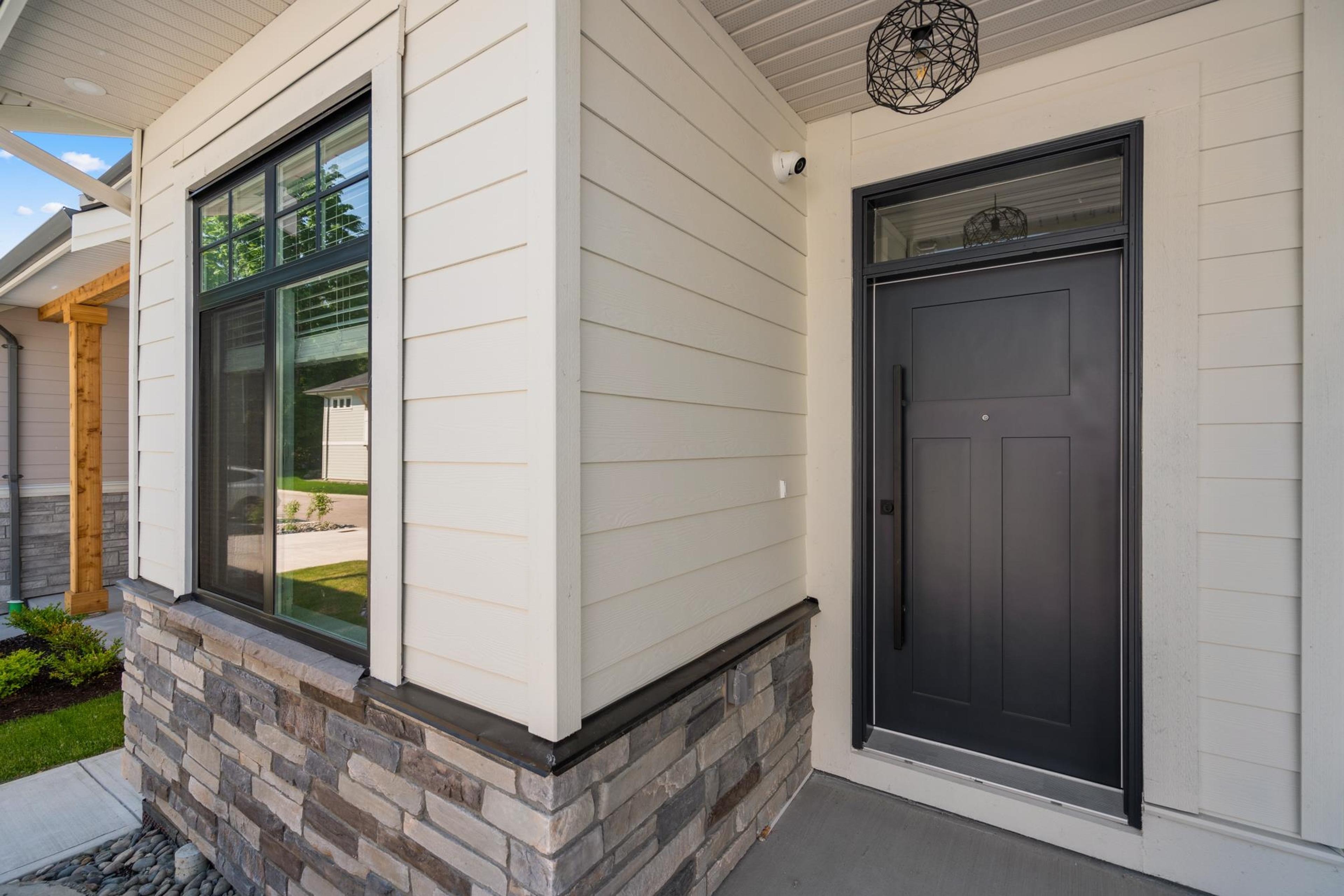 4217 Old Clayburn Road, Abbotsford - Exteriors - Photo 2