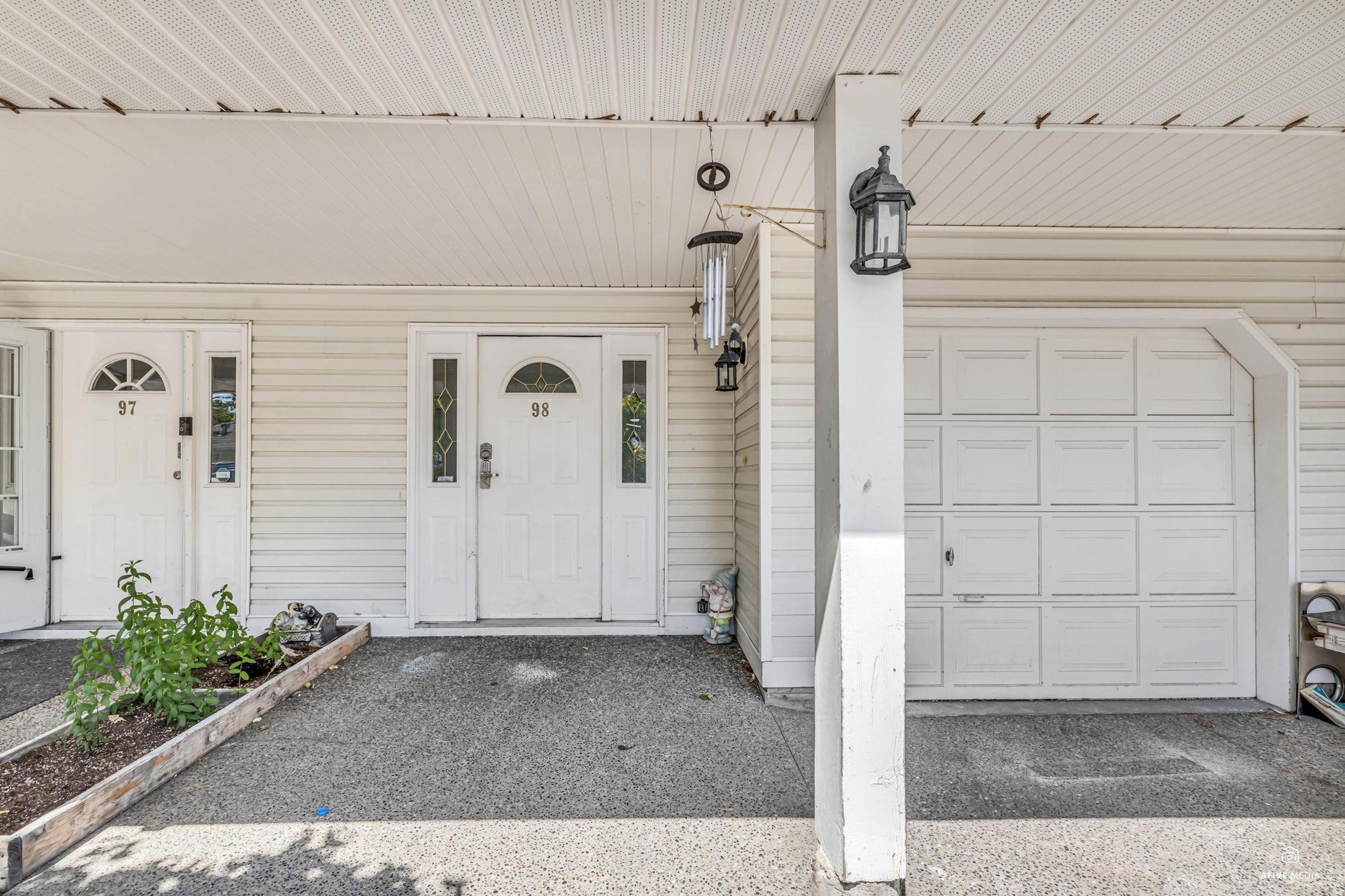 7955 122 Street, Surrey - Exteriors - Photo 4