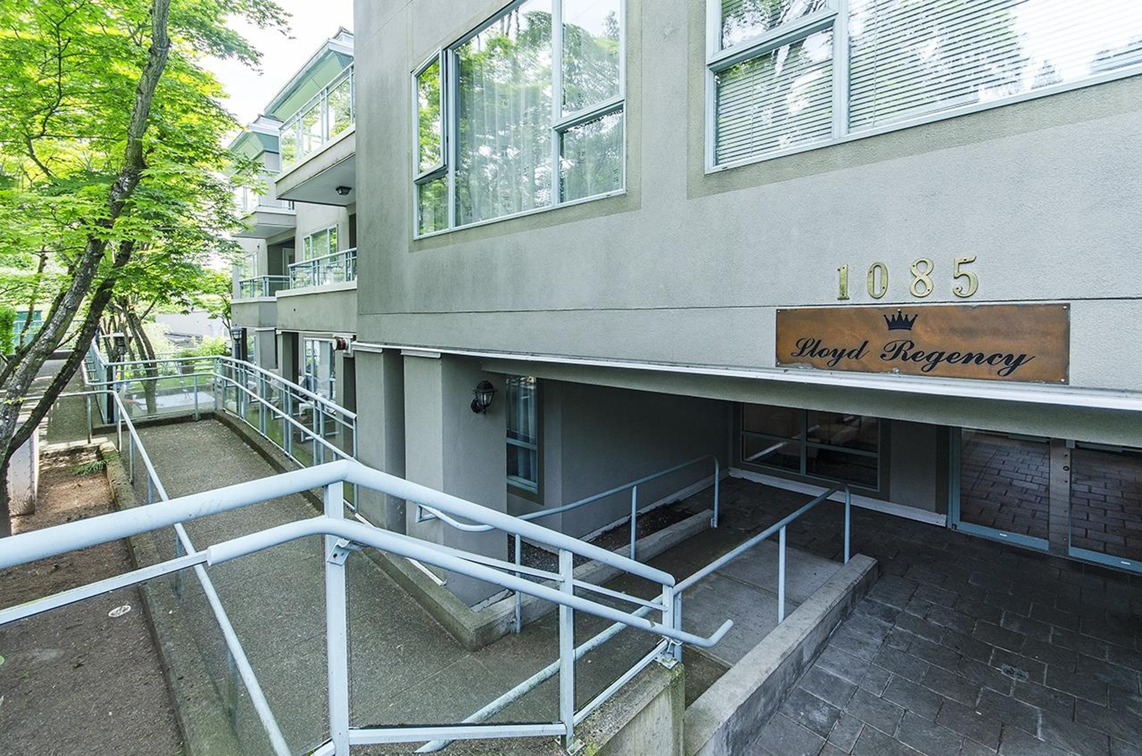 1085 W 17th Street, North Vancouver - Exteriors - Photo 7