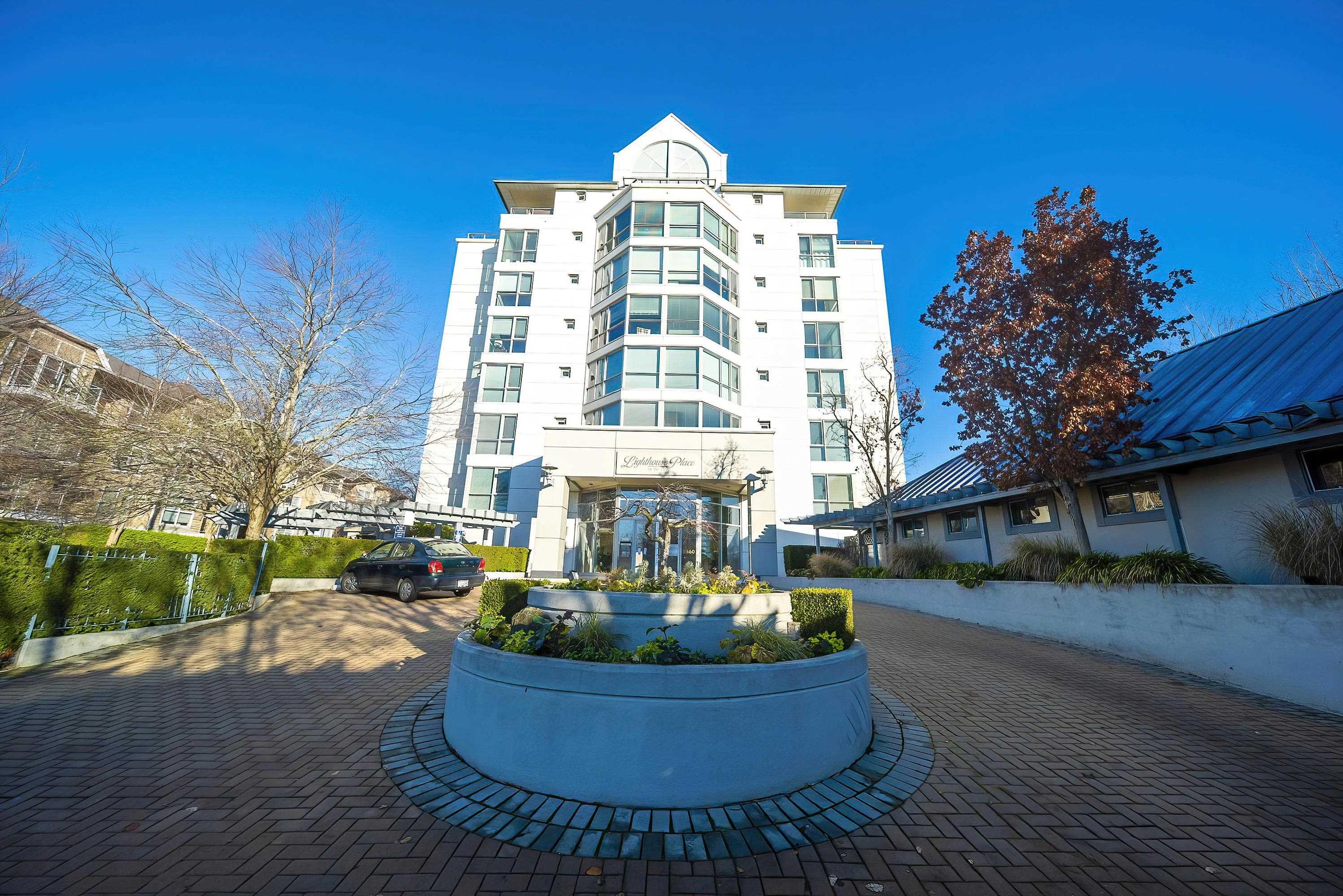 5860 Dover Crescent, Richmond - Exteriors - Full Complex View - Photo 3