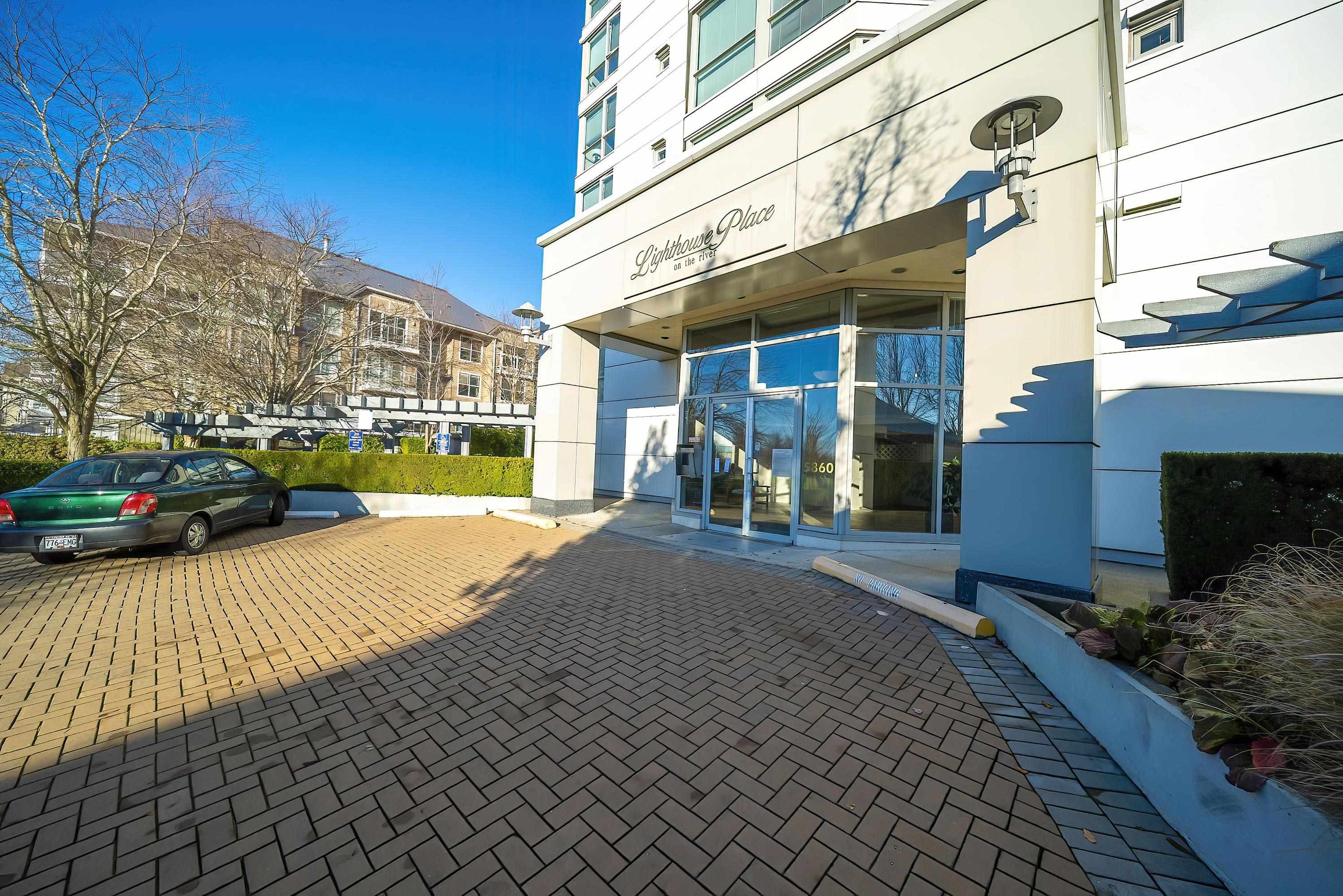 5860 Dover Crescent, Richmond - Exteriors - Photo 4