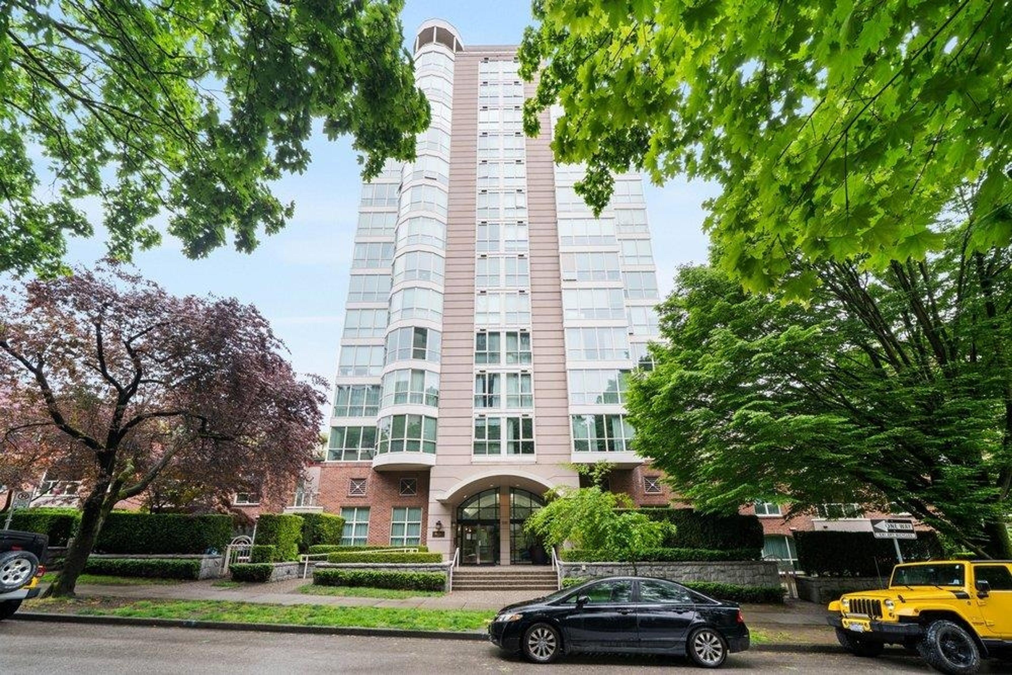 1111 Haro Street, Vancouver - Exteriors - Photo 1