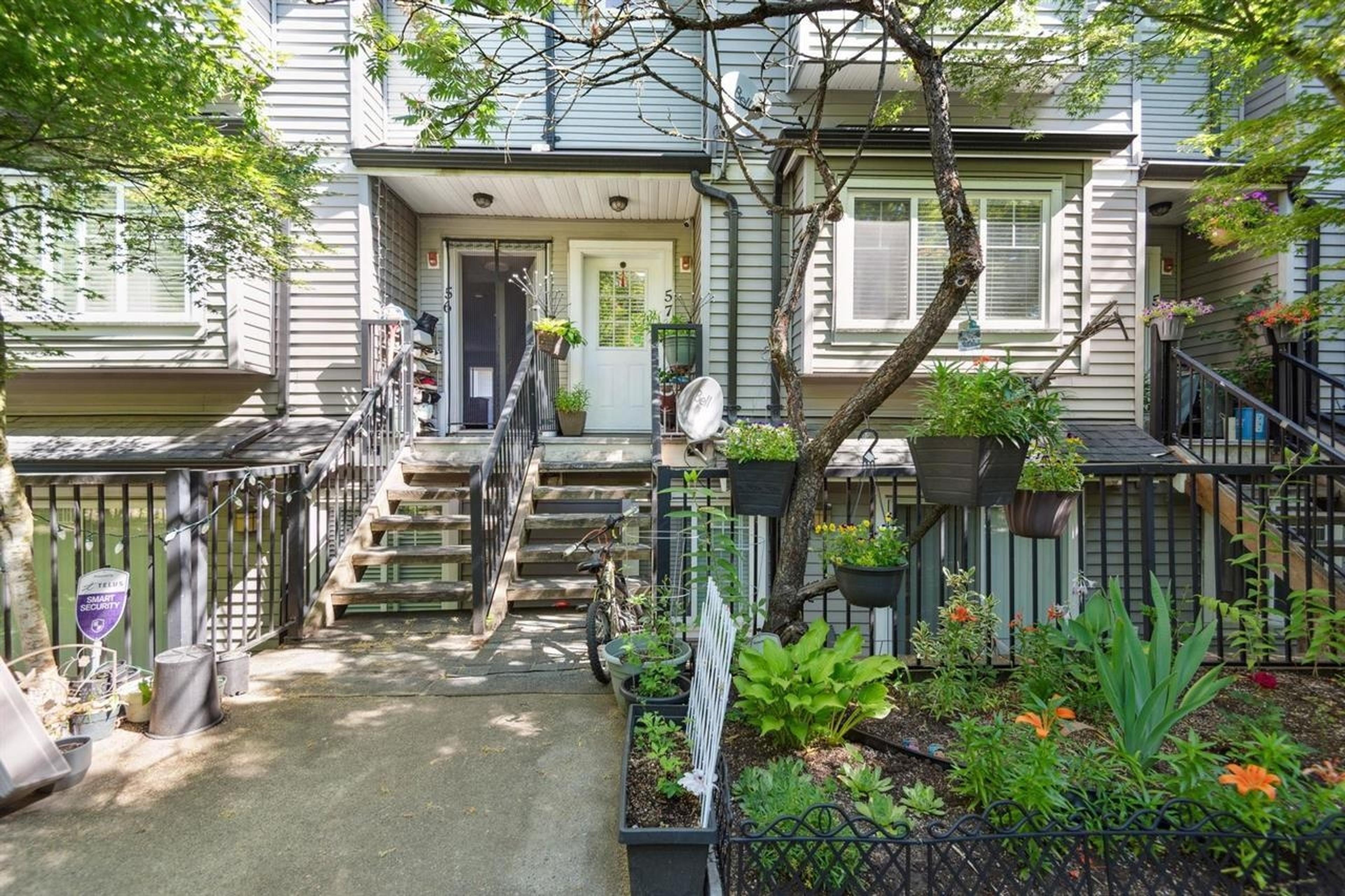 11255 132 Street, Surrey - Exteriors - Photo 5