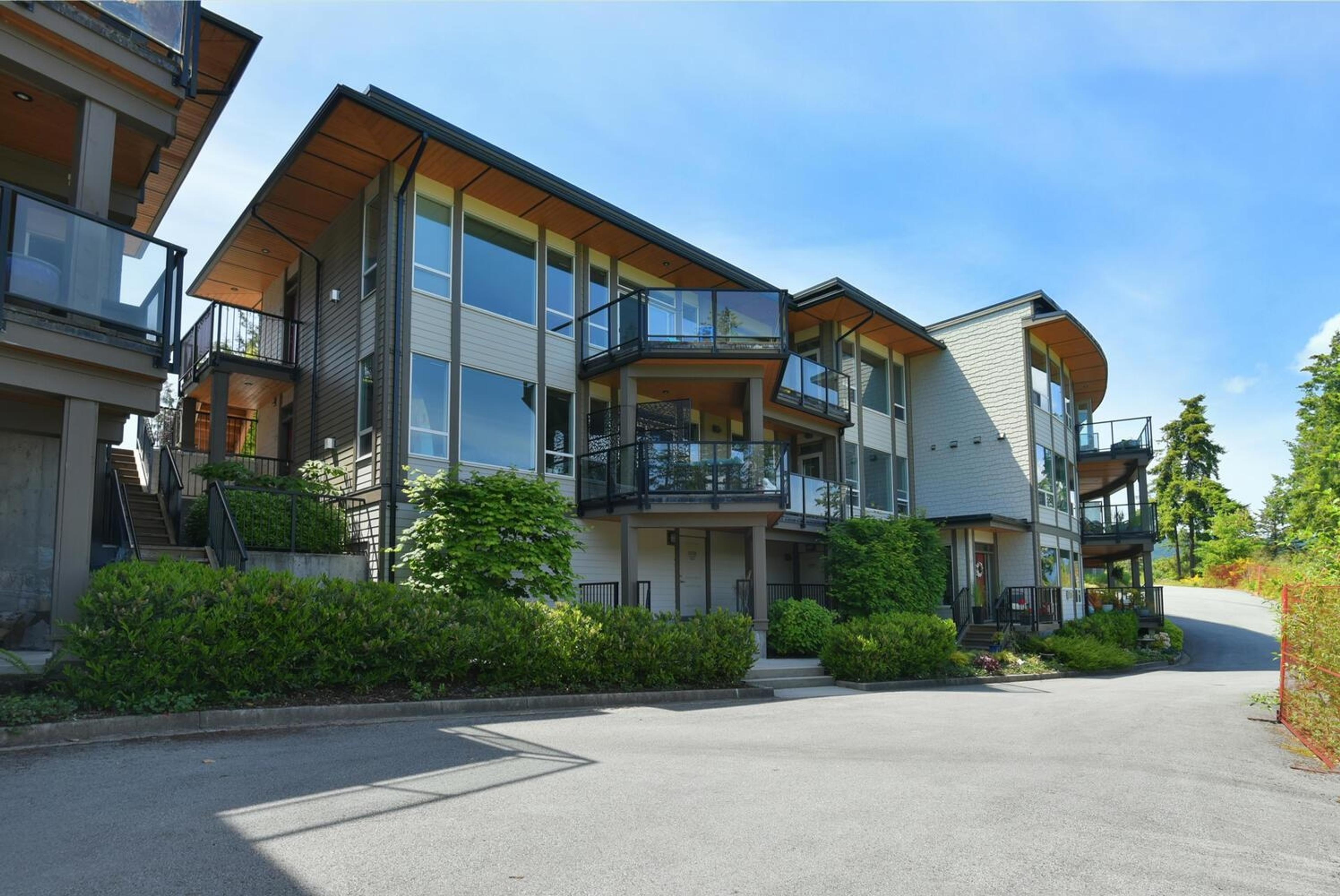 5782 Marine Way, Sechelt - Exteriors - Full Complex View - Photo 4