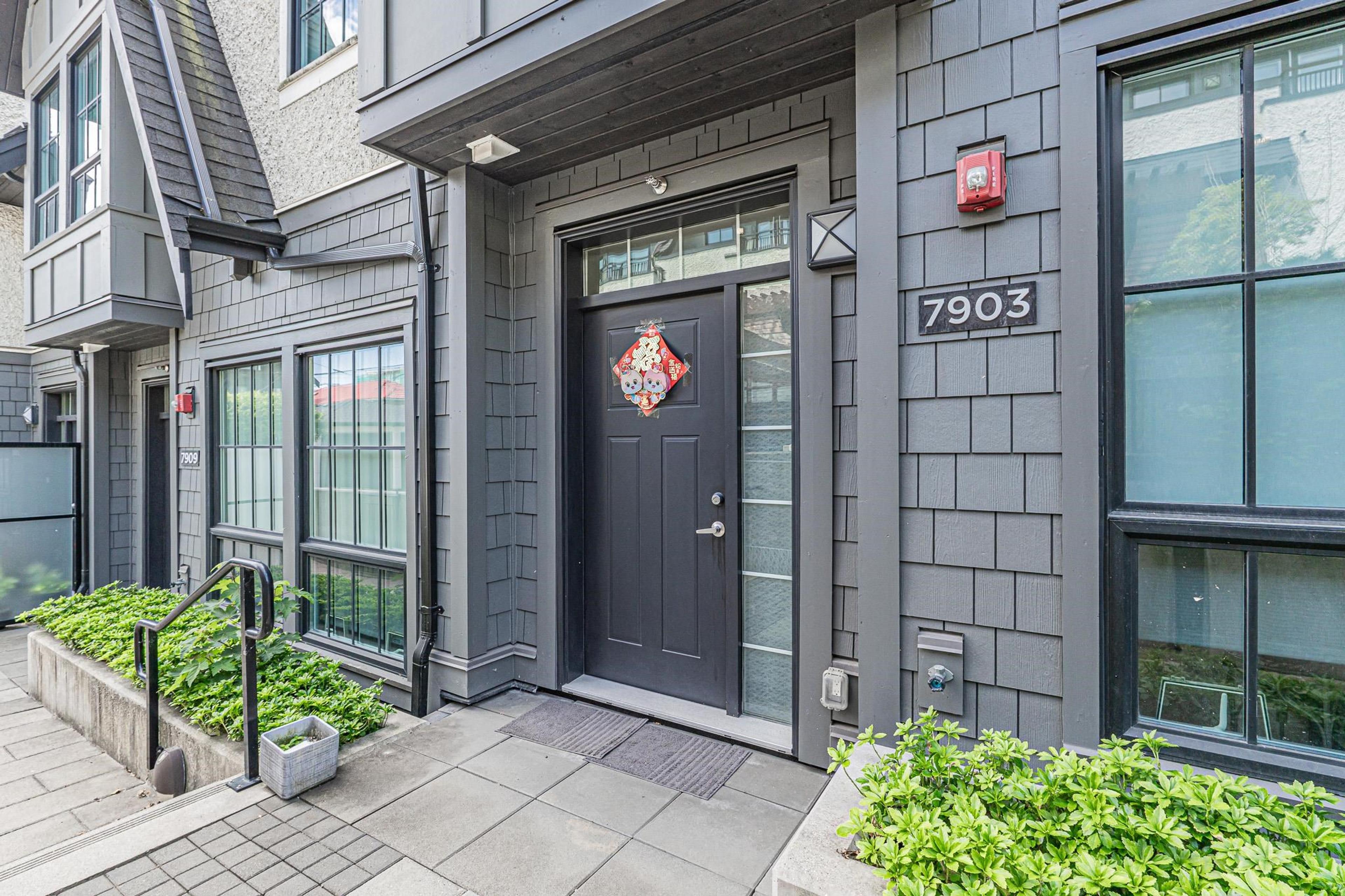 7901 Oak Street, Vancouver - Exteriors - Photo 2