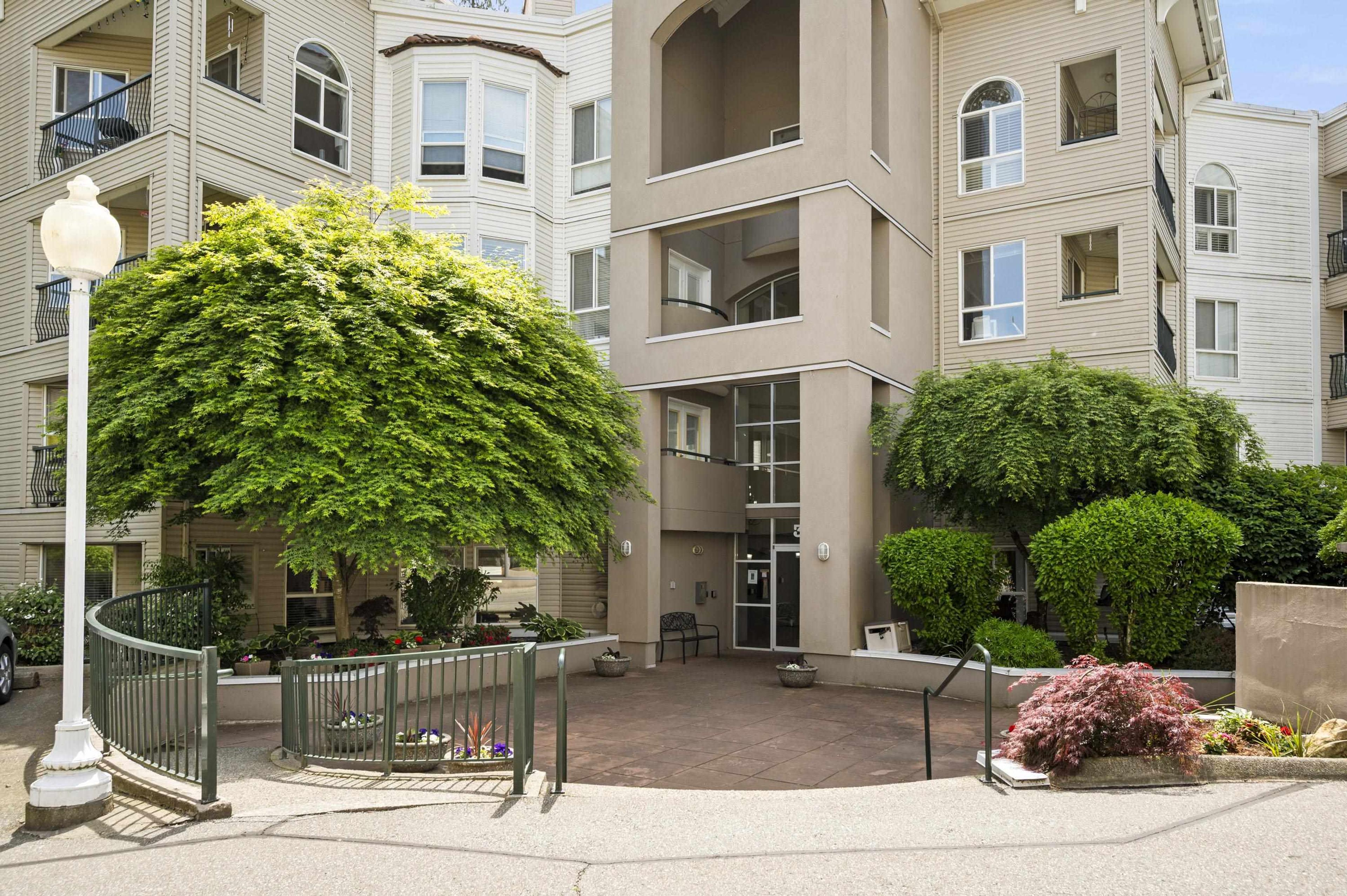 3176 Gladwin Road, Abbotsford - Exteriors - Photo 1