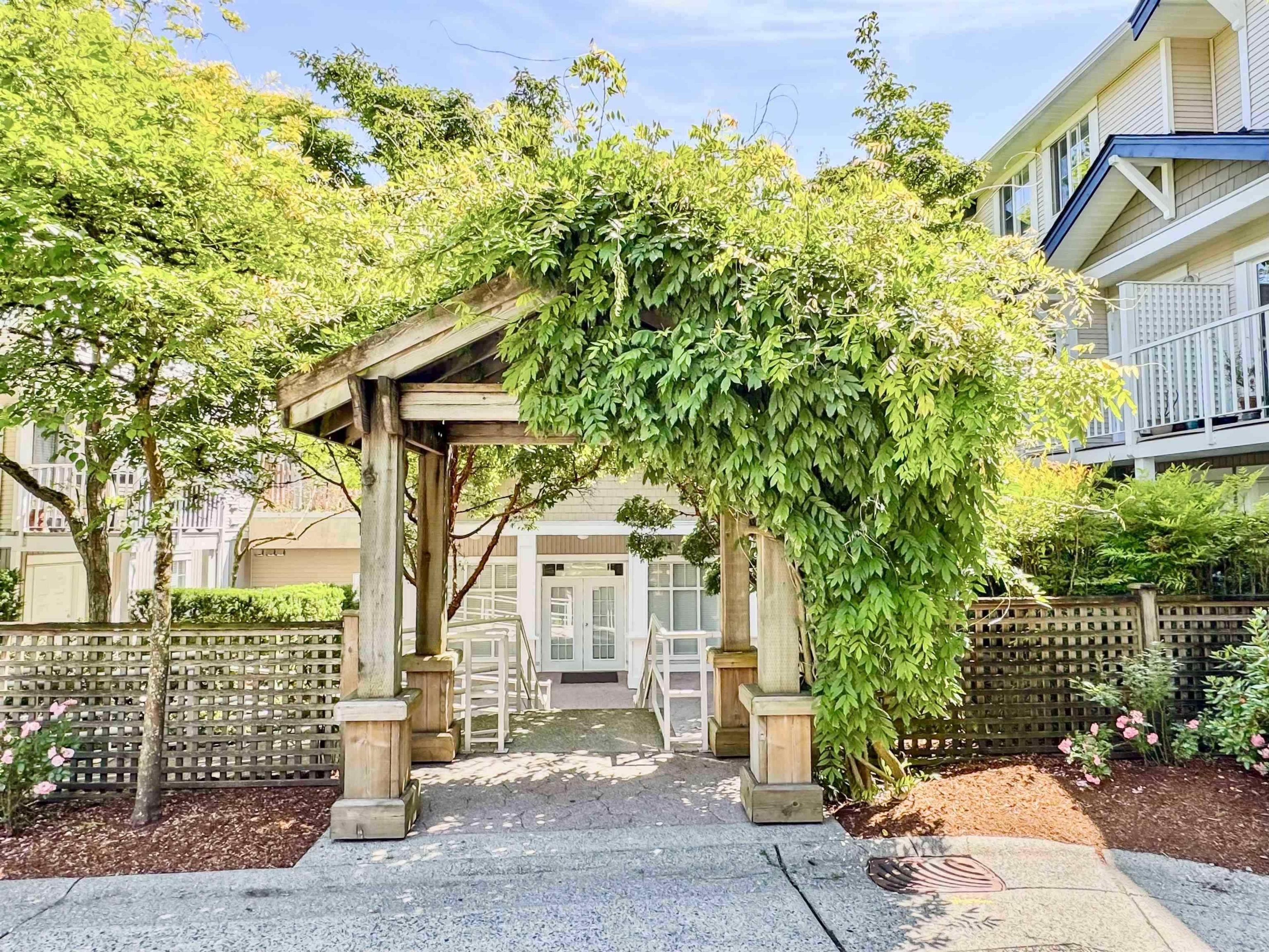 6533 121 Street, Surrey - Exteriors - Photo 1