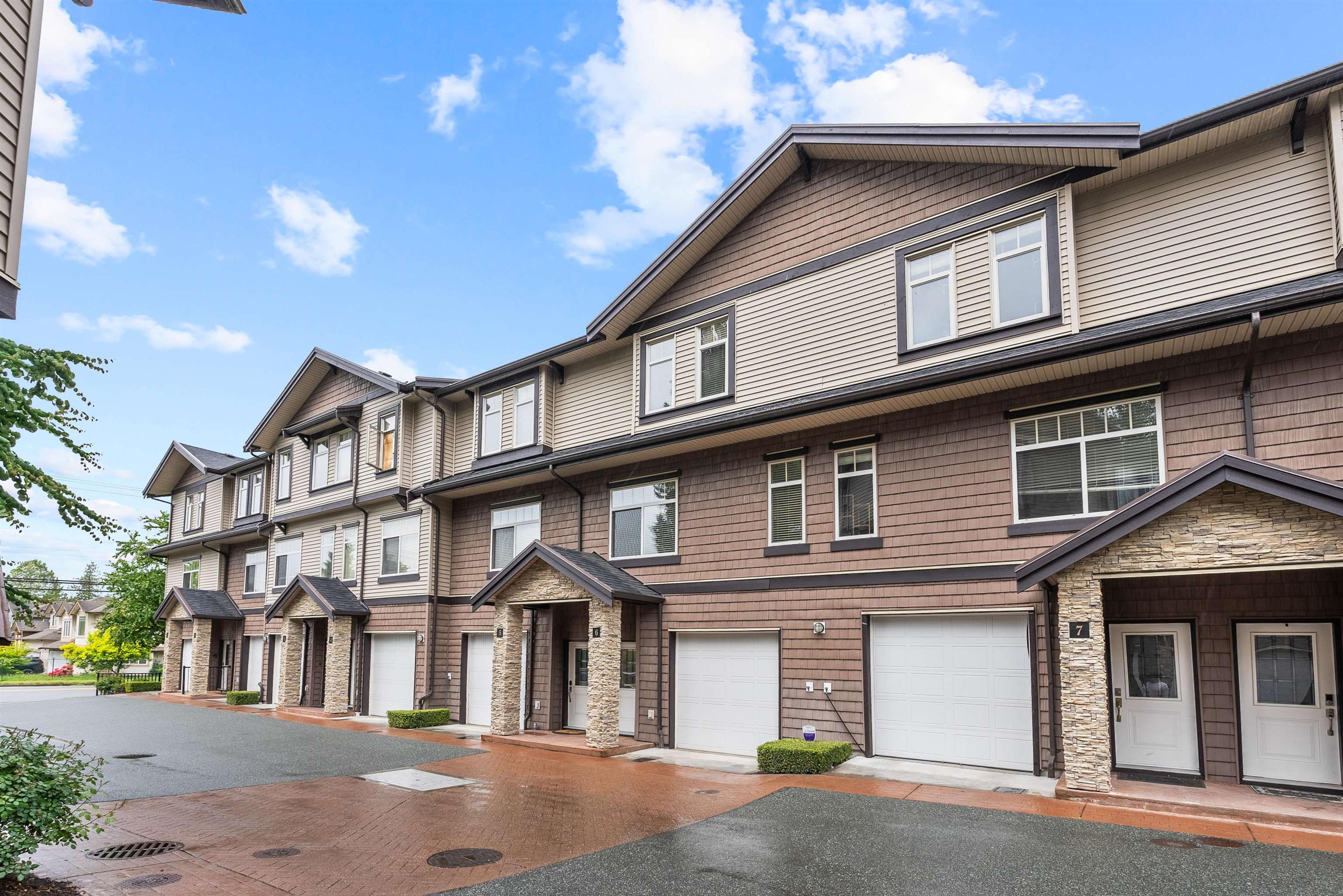 2950 Lefeuvre Road, Abbotsford - Exteriors - Full Complex View - Photo 4