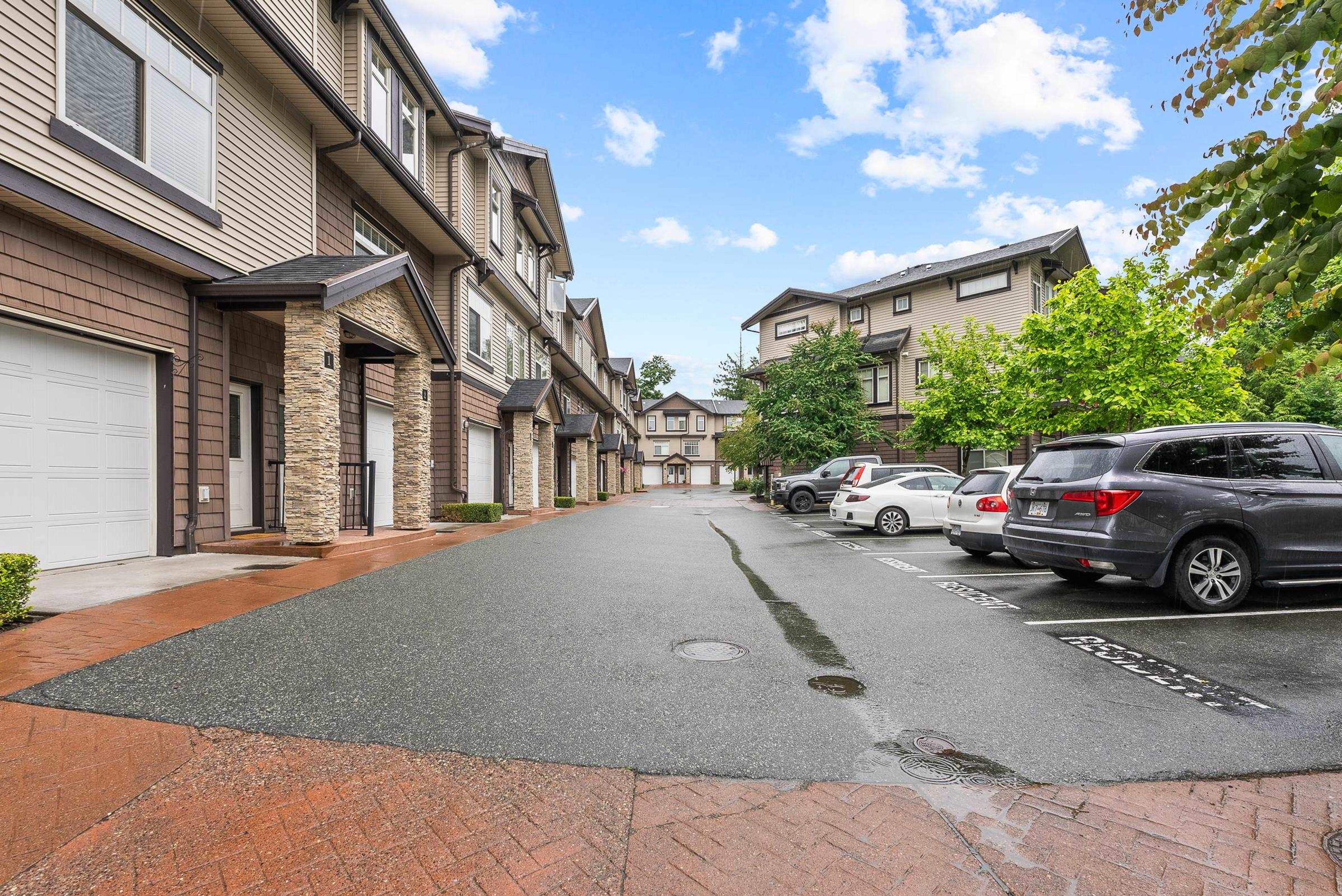 2950 Lefeuvre Road, Abbotsford - Exteriors - Full Complex View - Photo 5