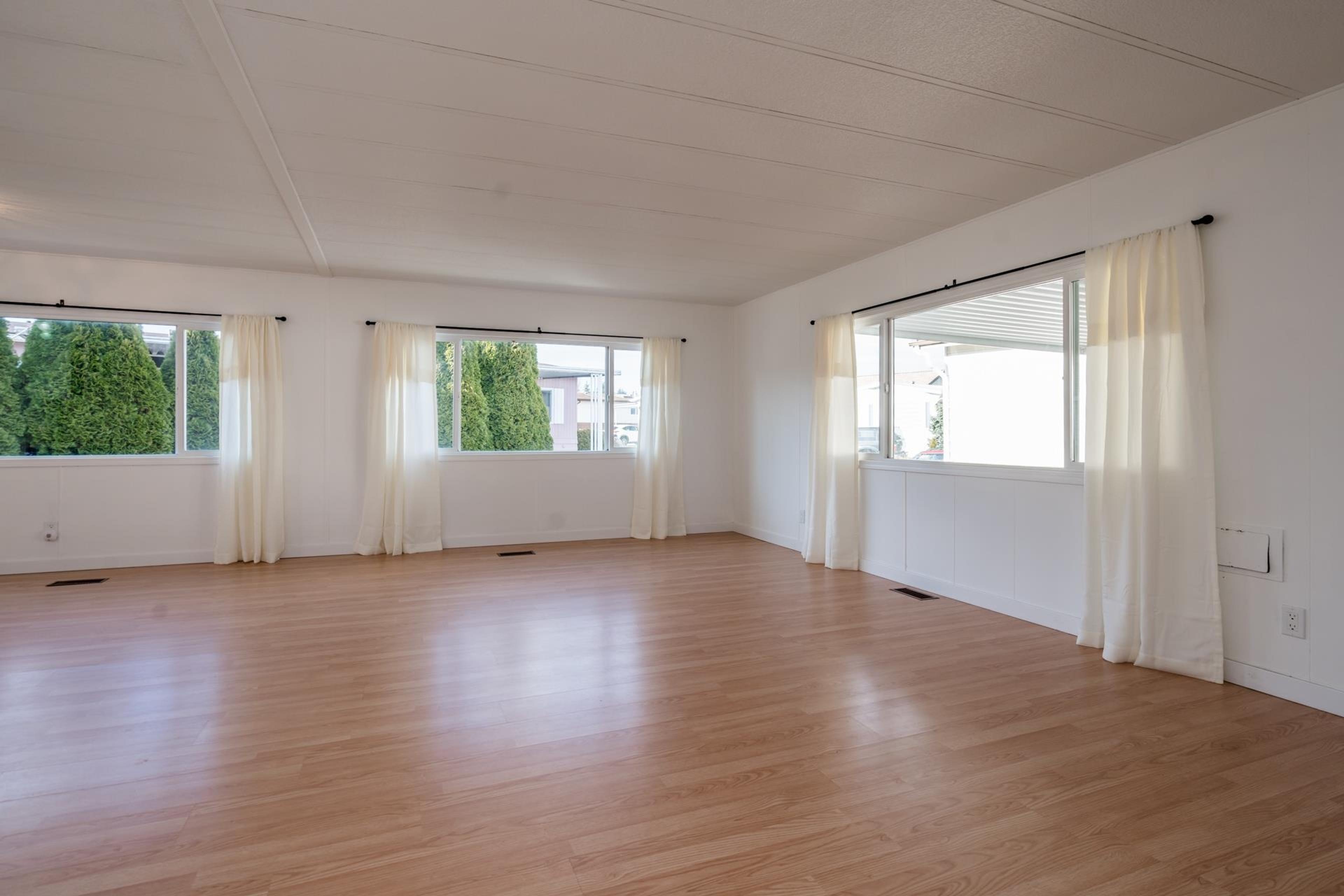 1640 162 Street, Surrey - Exteriors - Photo 4