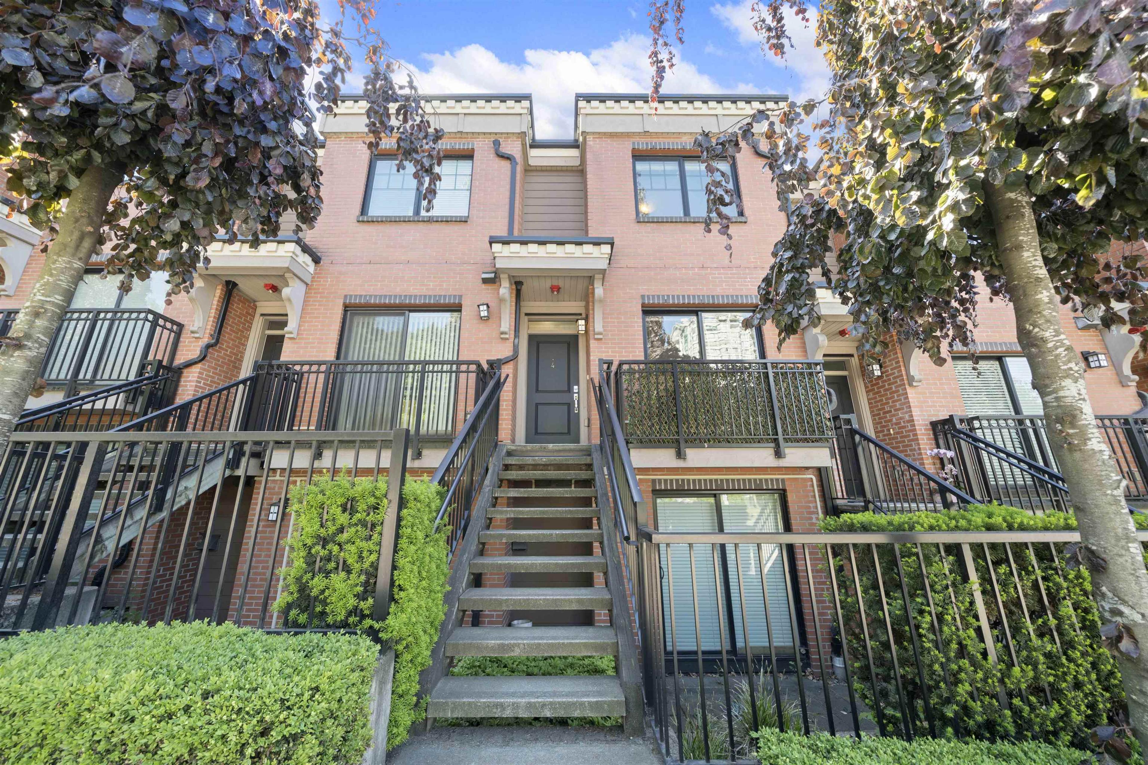 838 Royal Avenue, New Westminster - Exteriors - Full Complex View - Photo 1