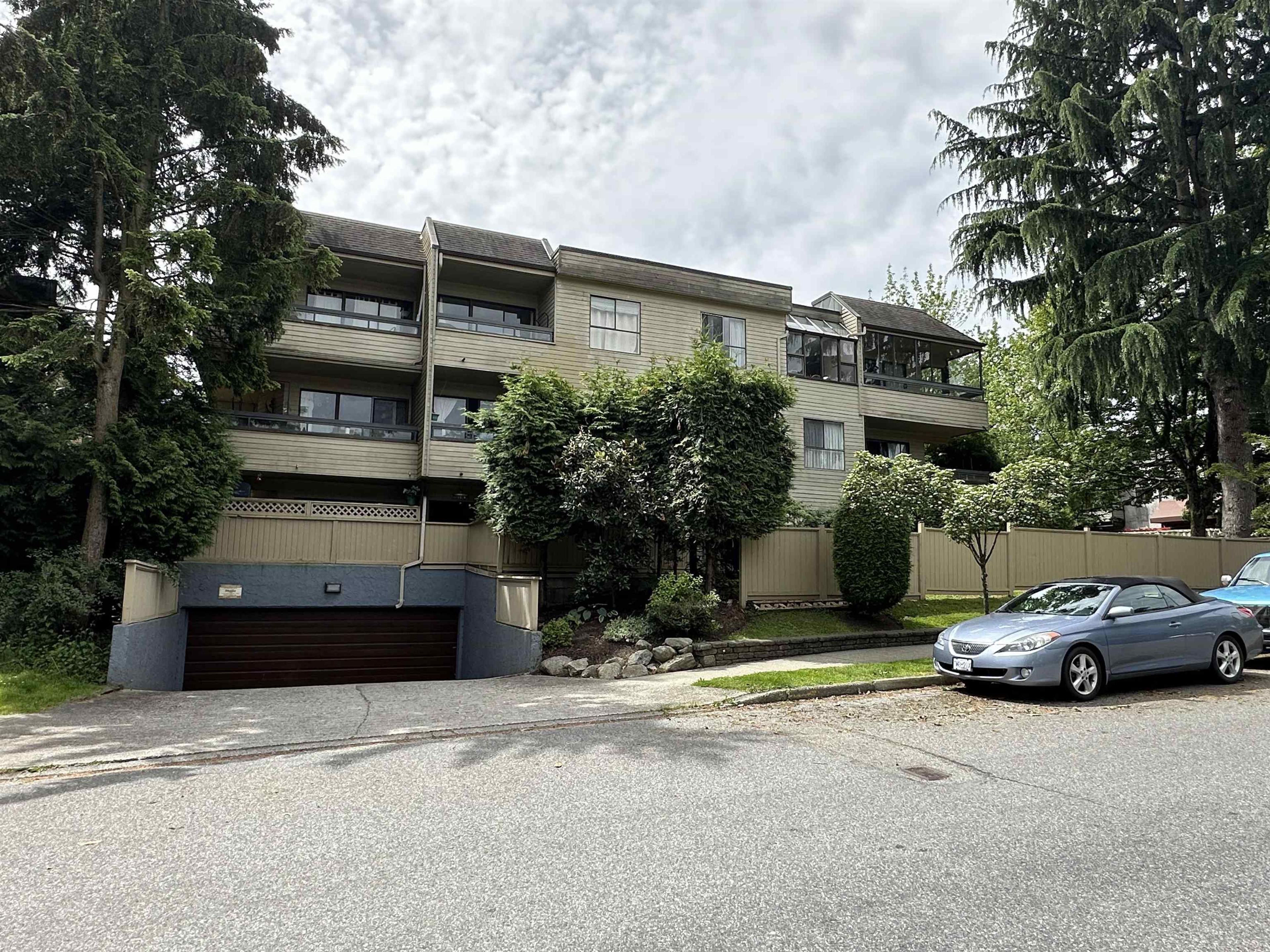 2234 Prince Albert Street, Vancouver - Exteriors - Full Complex View - Photo 4