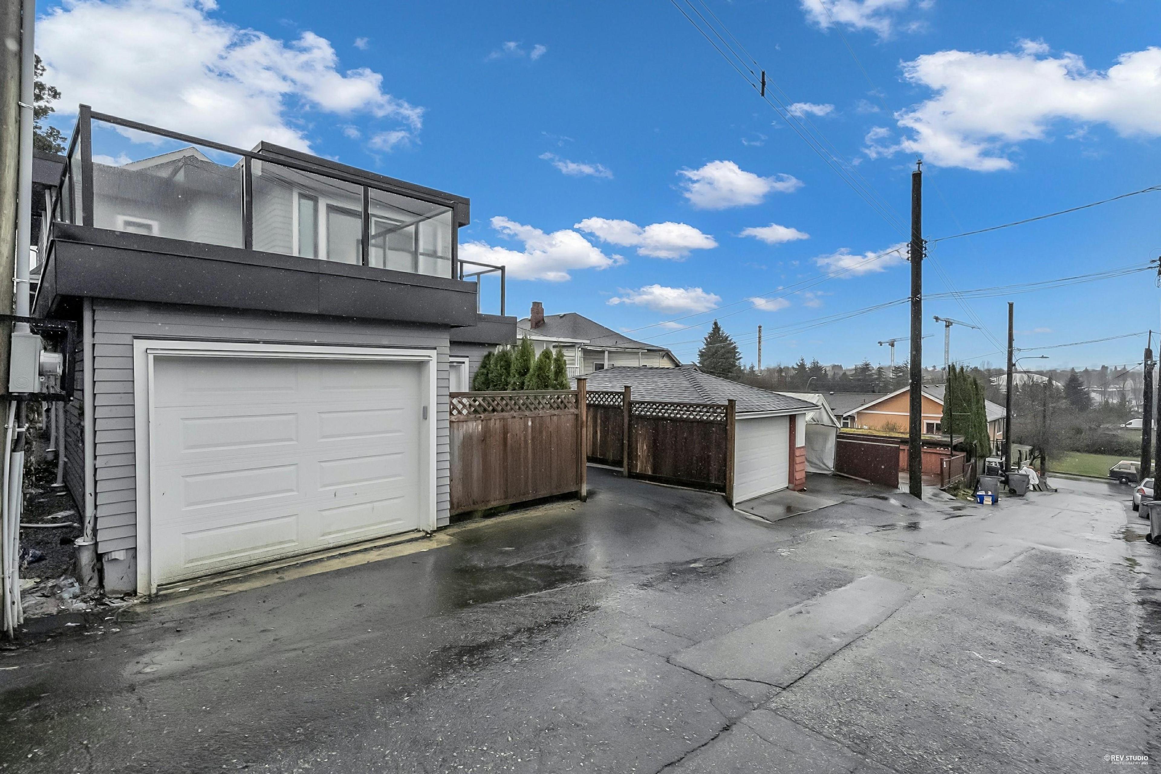 3429 Dundas Street, Vancouver - Exteriors - Photo 5