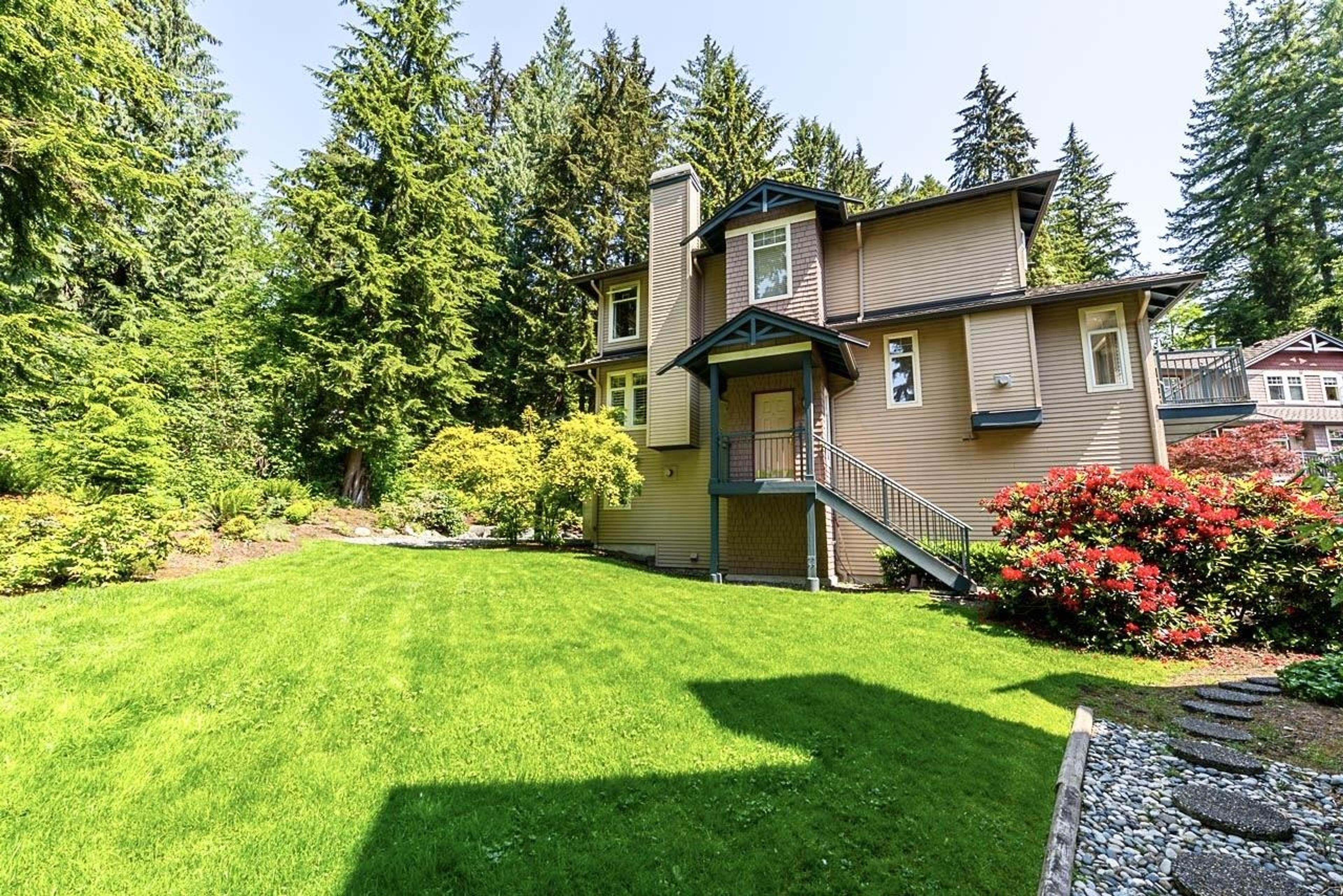 1174 Strathaven Drive, North Vancouver - Exteriors - Photo 5