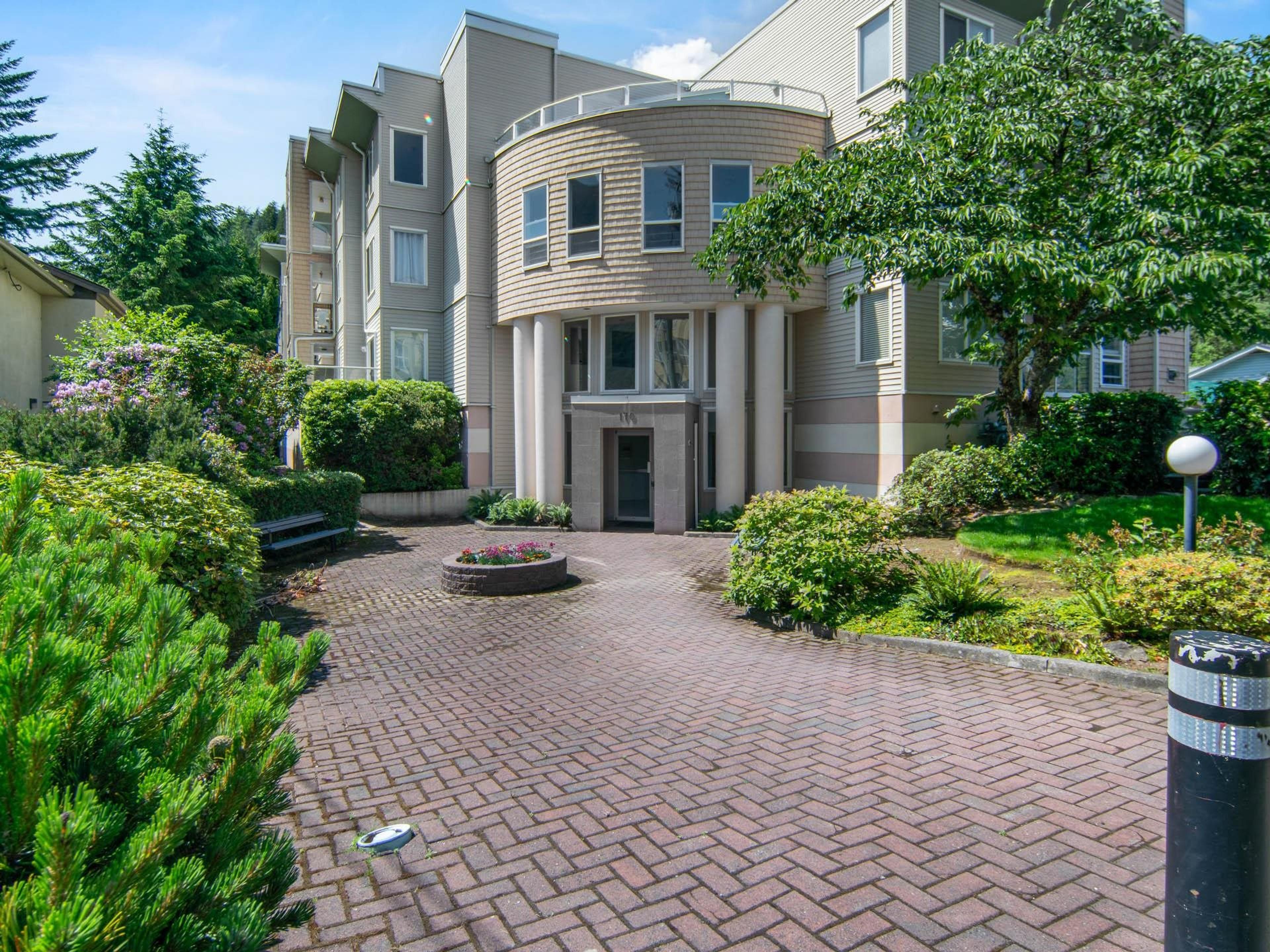 170 Cedar Avenue, Harrison Hot Springs - Exteriors - Photo 1