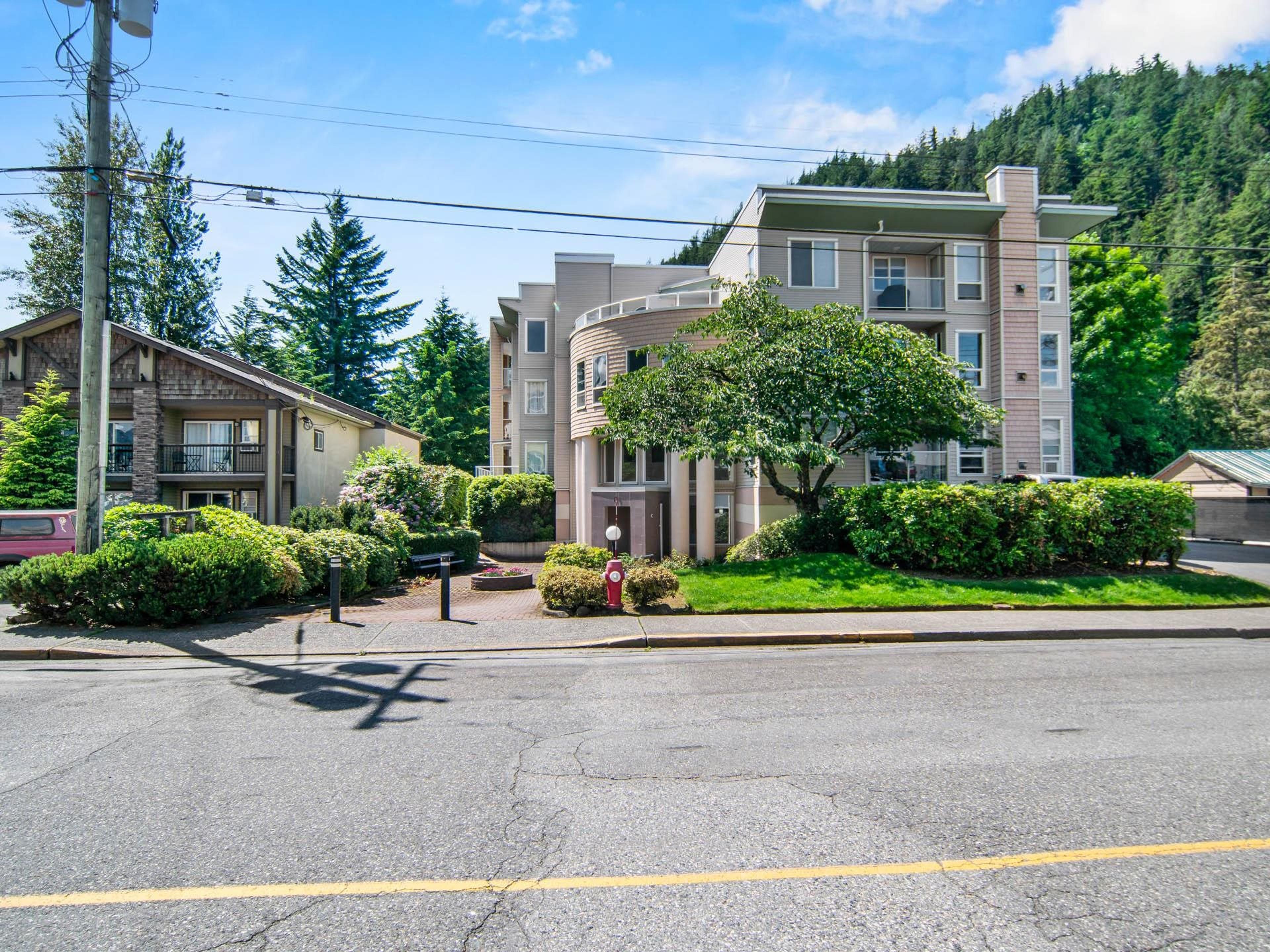 170 Cedar Avenue, Harrison Hot Springs - Exteriors - Full Complex View - Photo 2