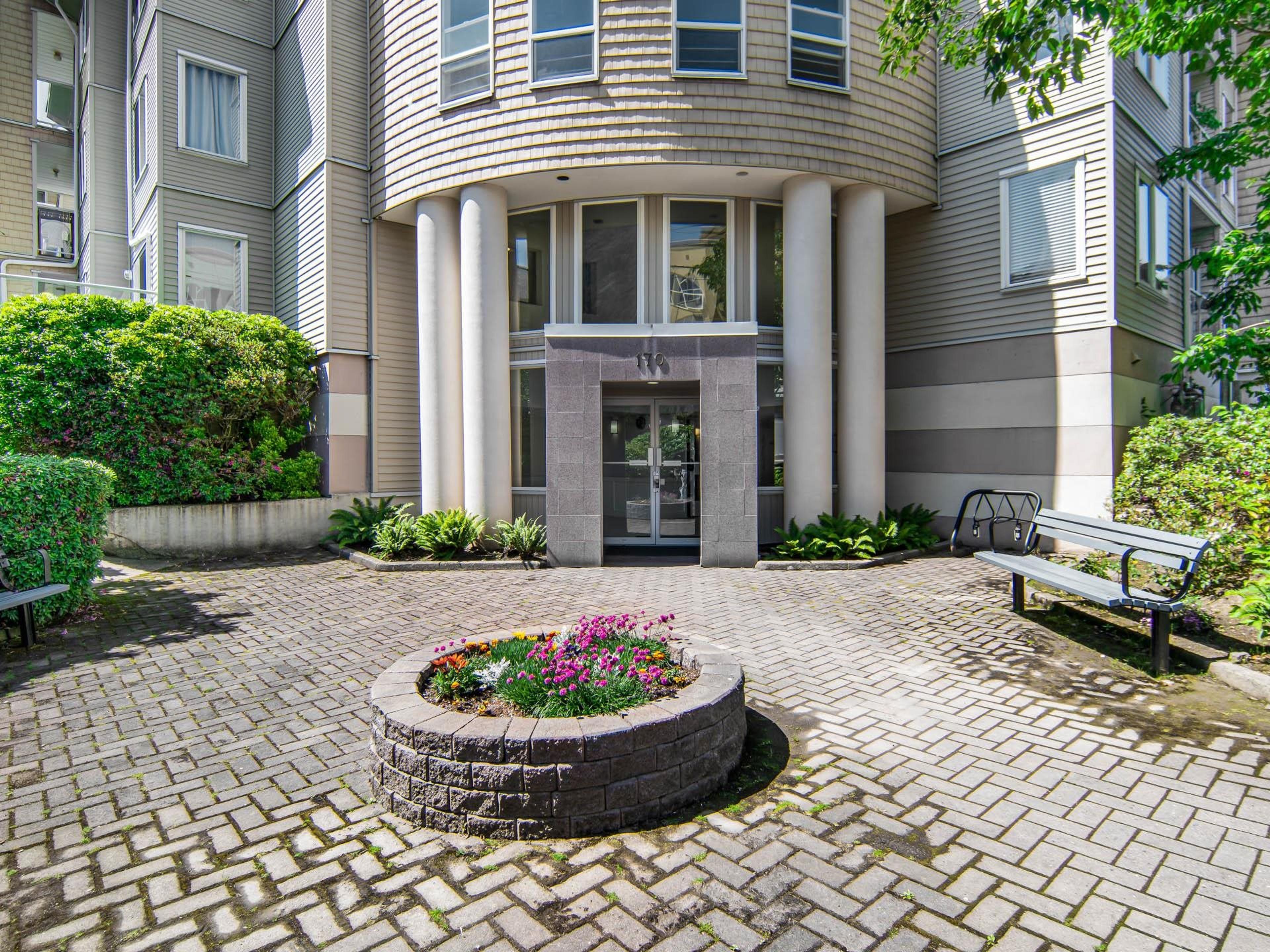 170 Cedar Avenue, Harrison Hot Springs - Exteriors - Photo 3