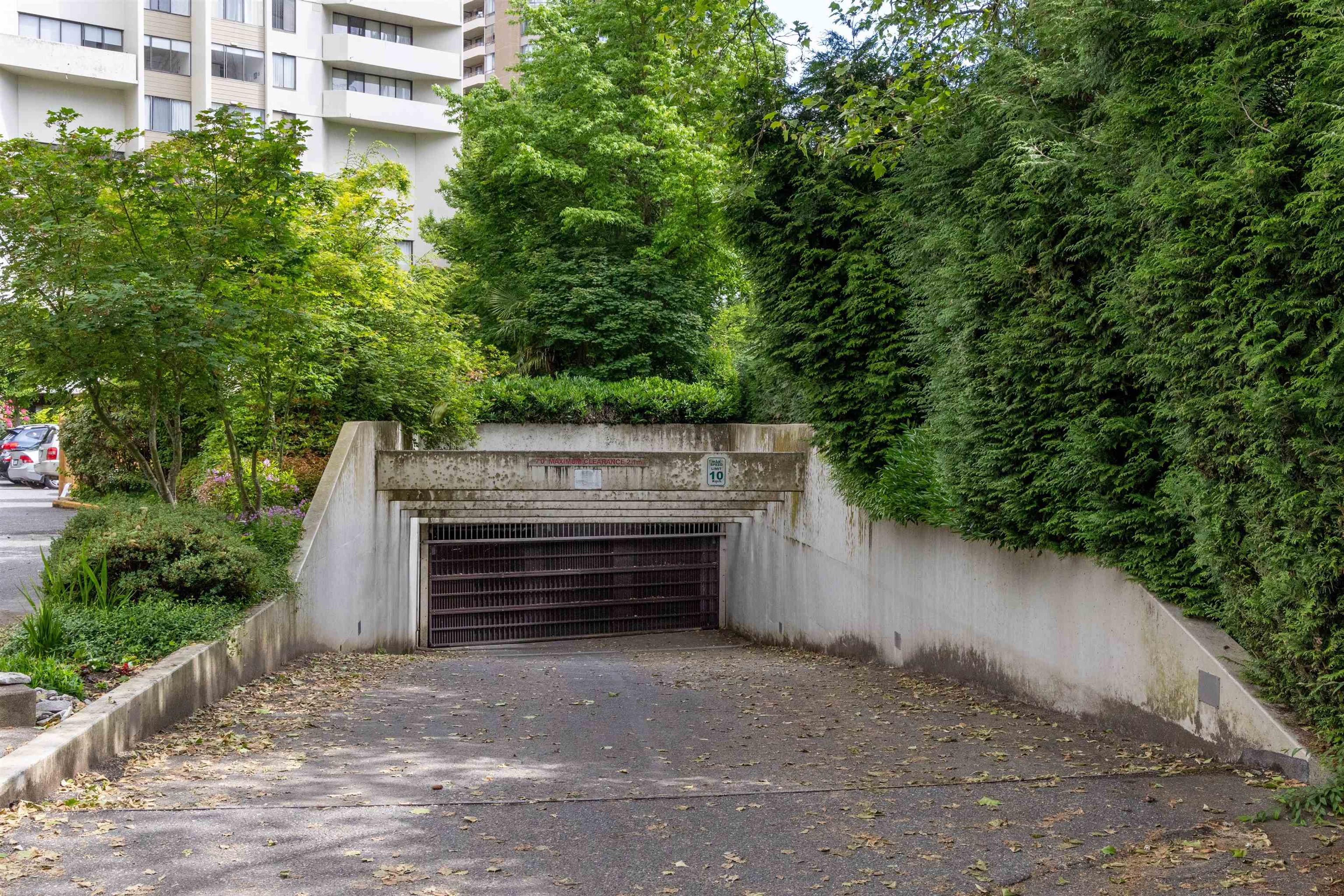 4105 Maywood Street, Burnaby - Exteriors - Photo 3