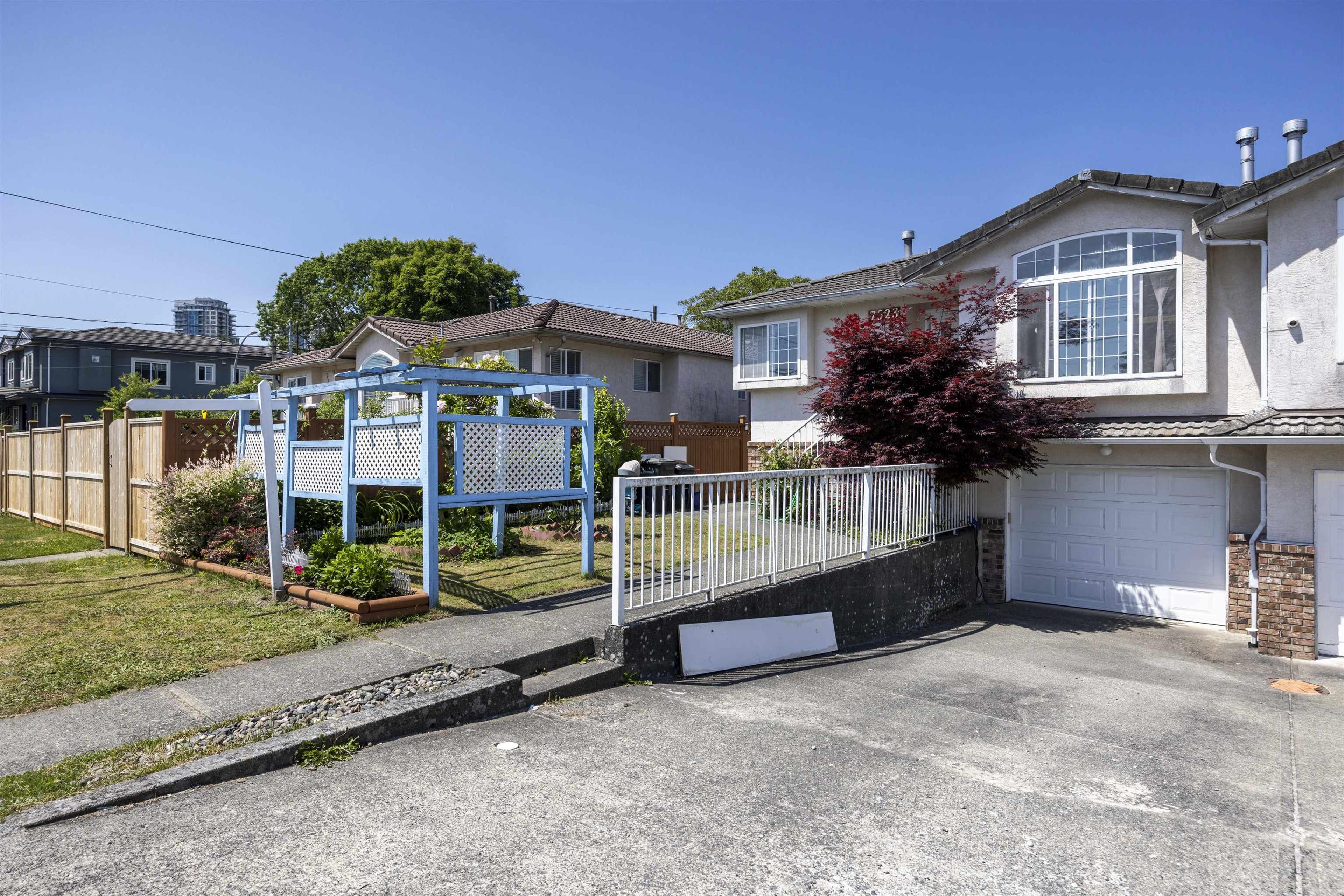 7523 17th Avenue, Burnaby - Exteriors - Photo 1